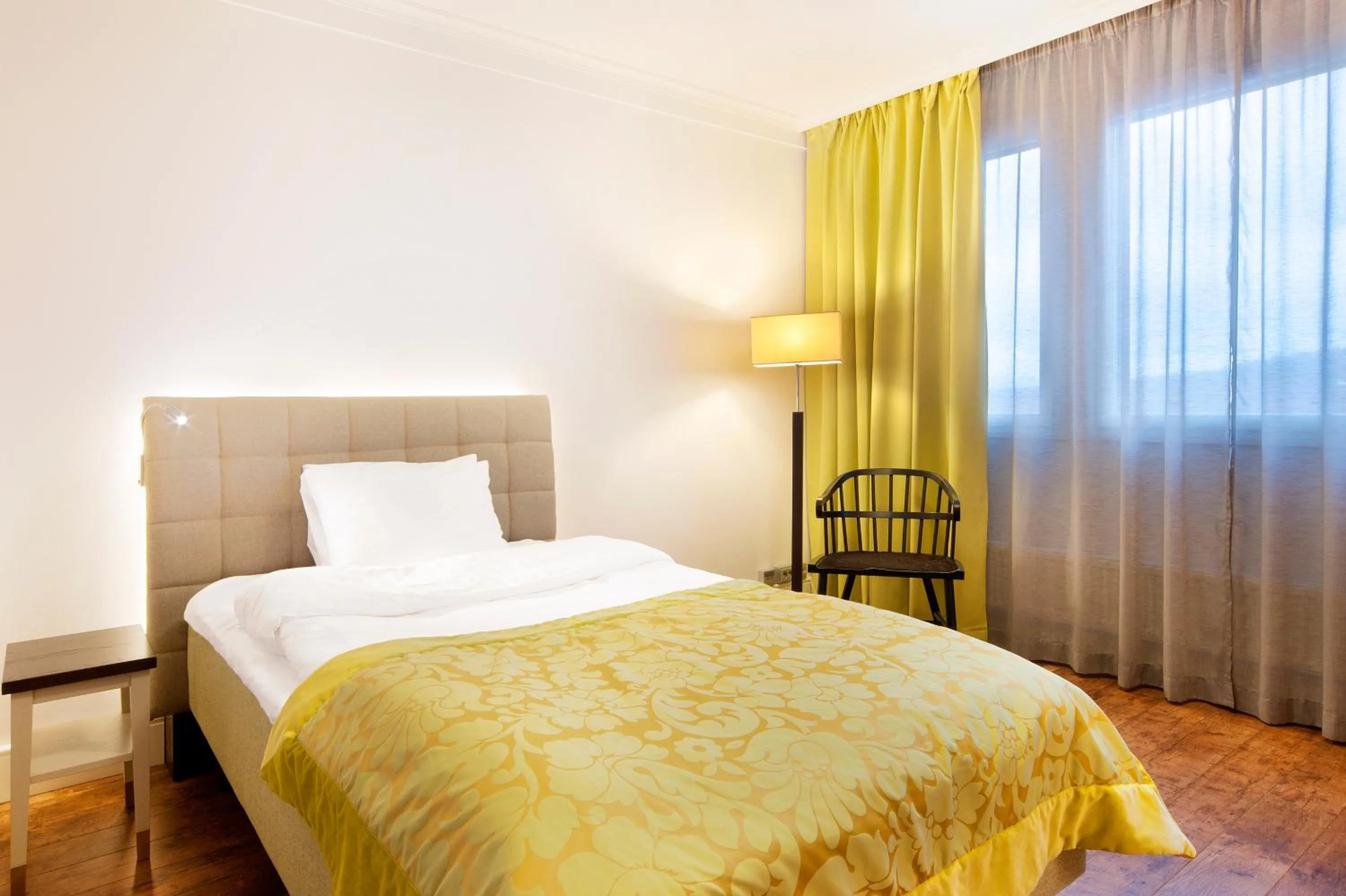 Bed in Hämeenkylän Kartano