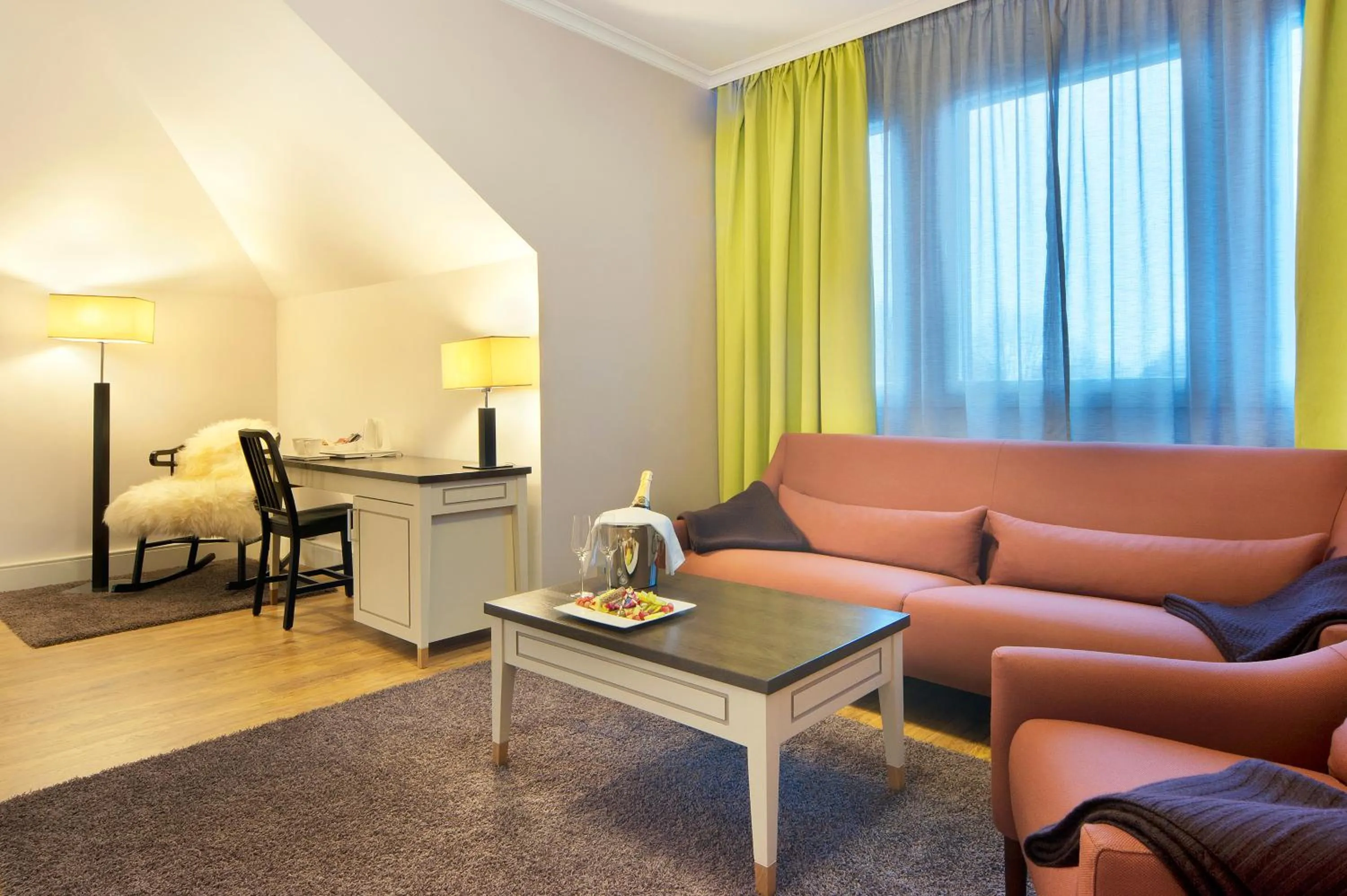 Photo of the whole room in Hämeenkylän Kartano