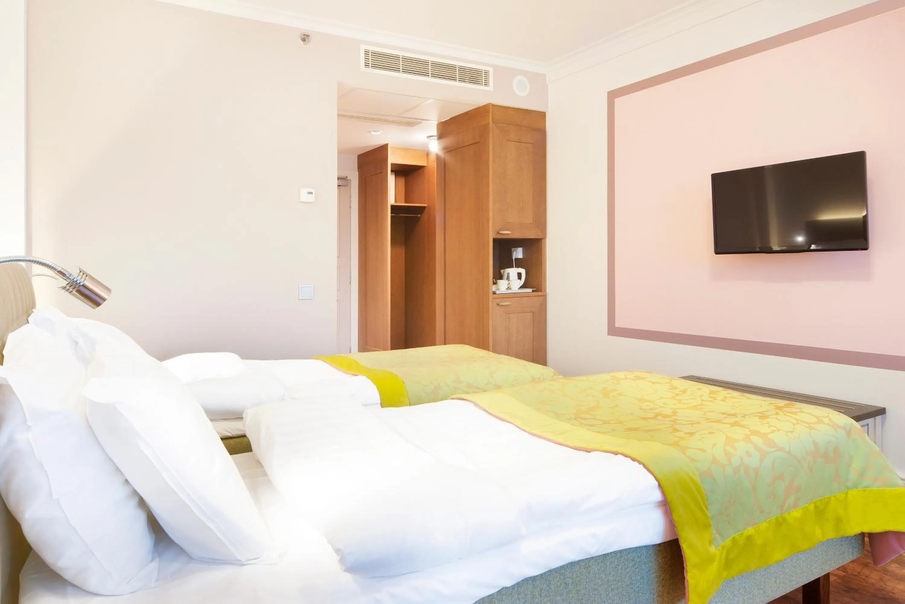 Bed in Hämeenkylän Kartano