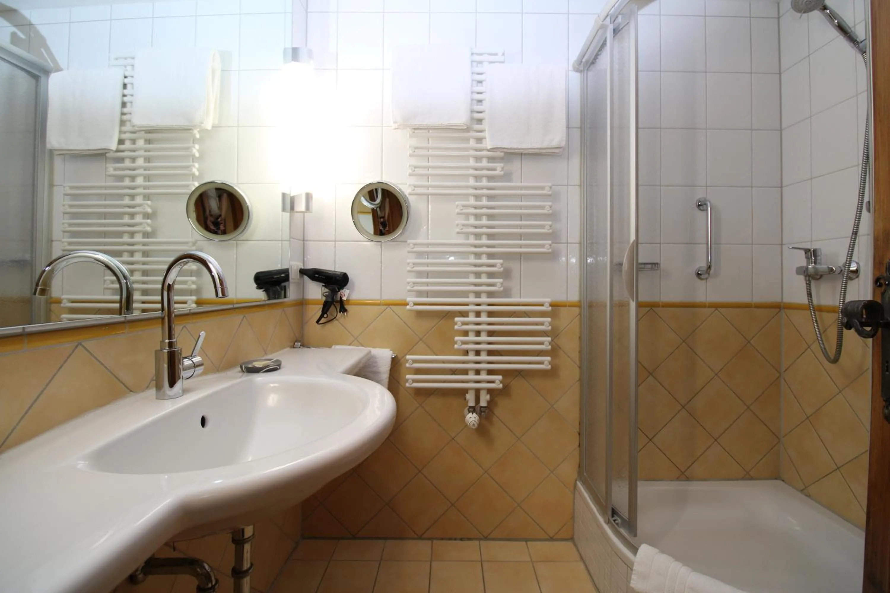 Bathroom in Hotel & Residence Hochriegel