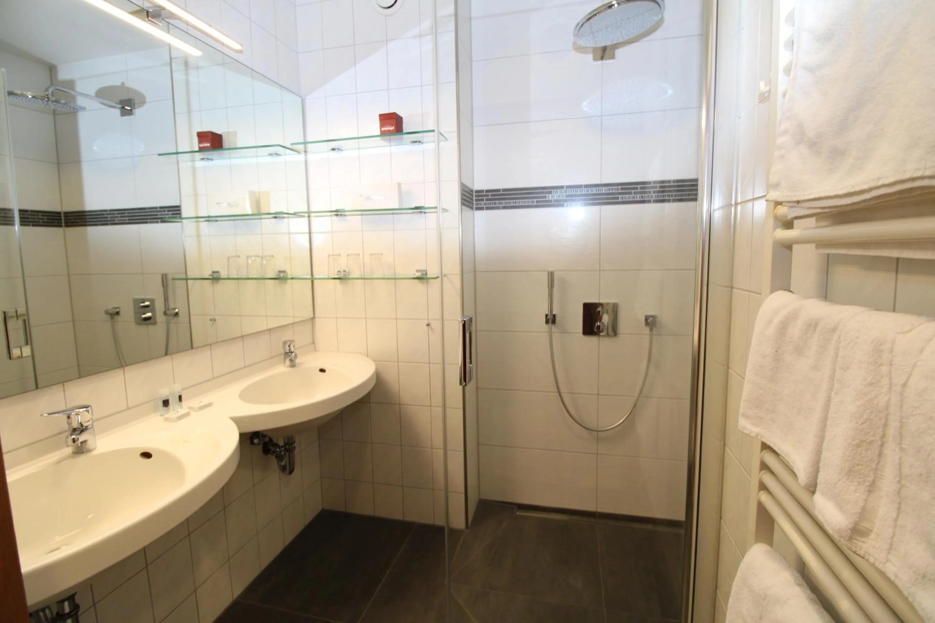 Bathroom in Hotel & Residence Hochriegel