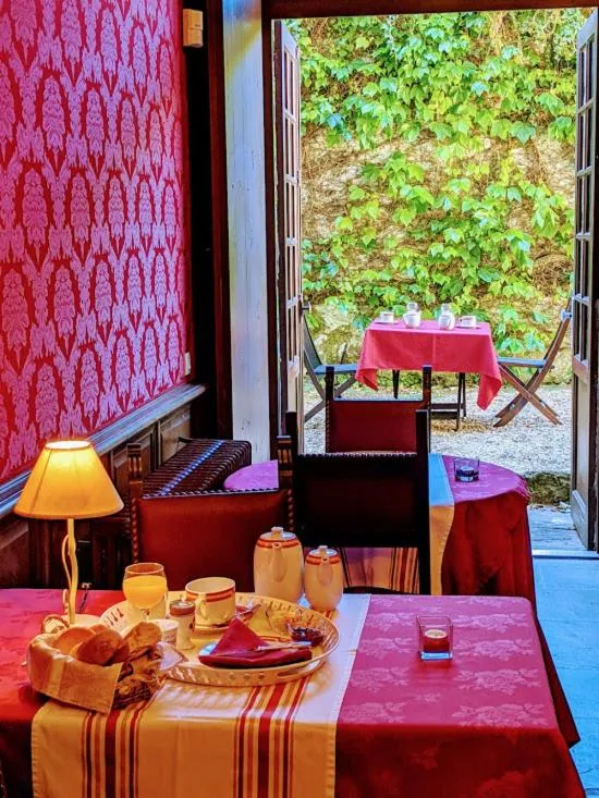 Restaurant/places to eat in Château d'Urtubie