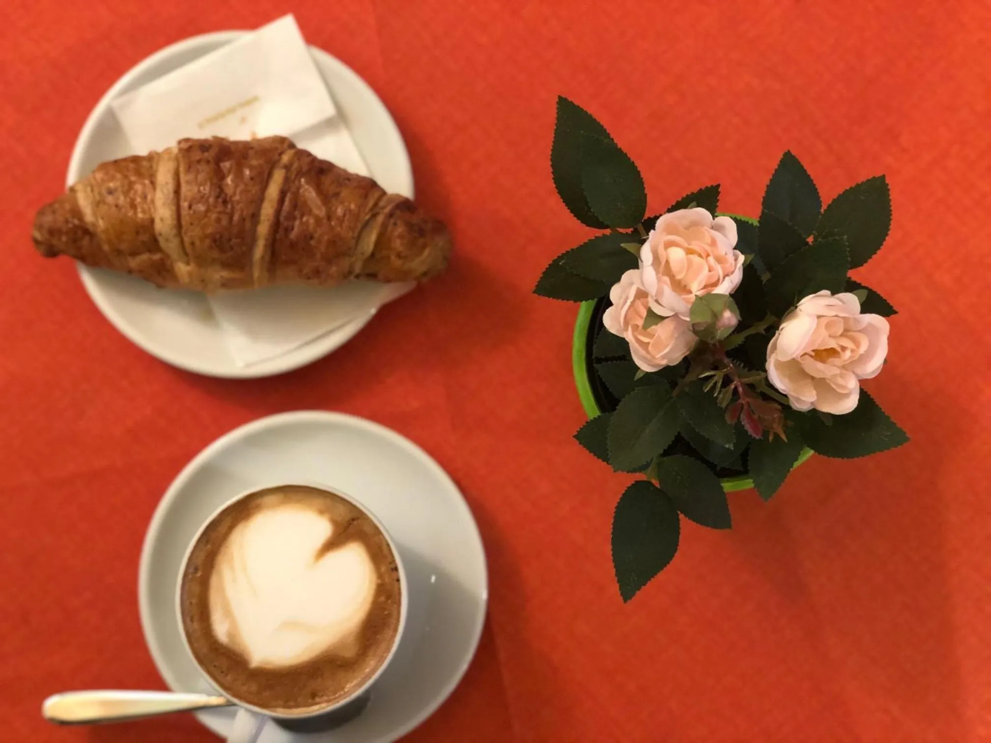 Breakfast in Marilyn The Place Apartments