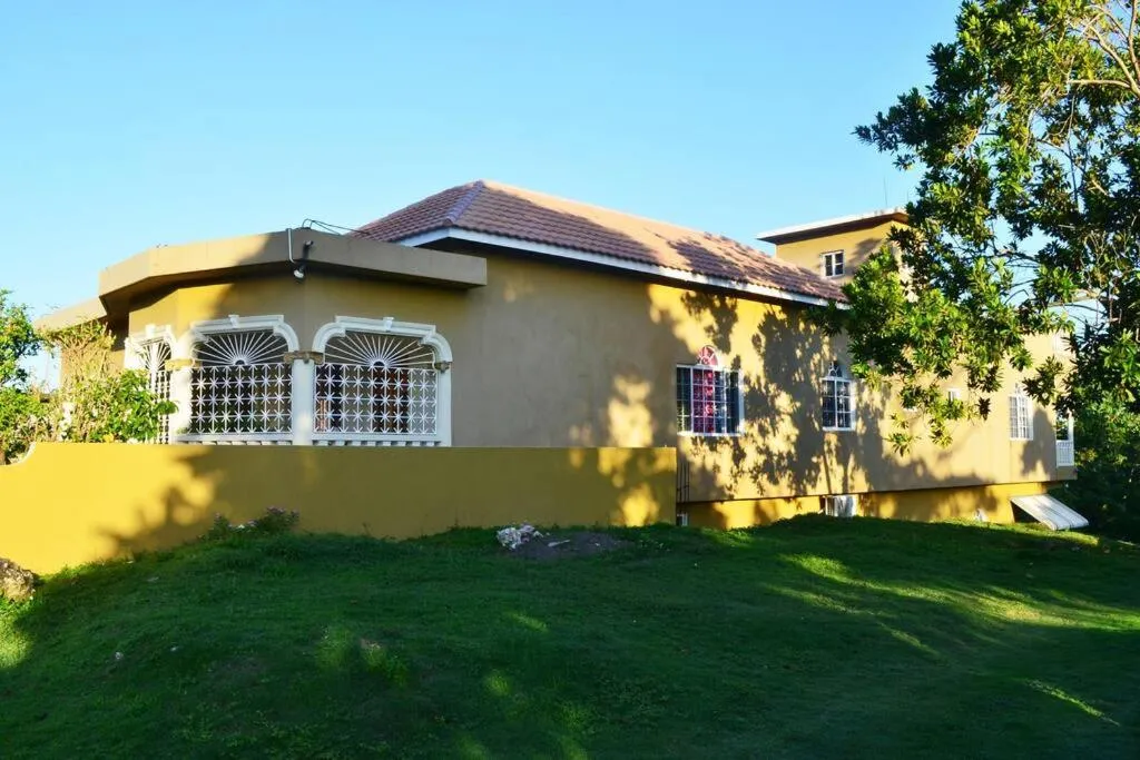 Property building in Cozy Locale - Gold