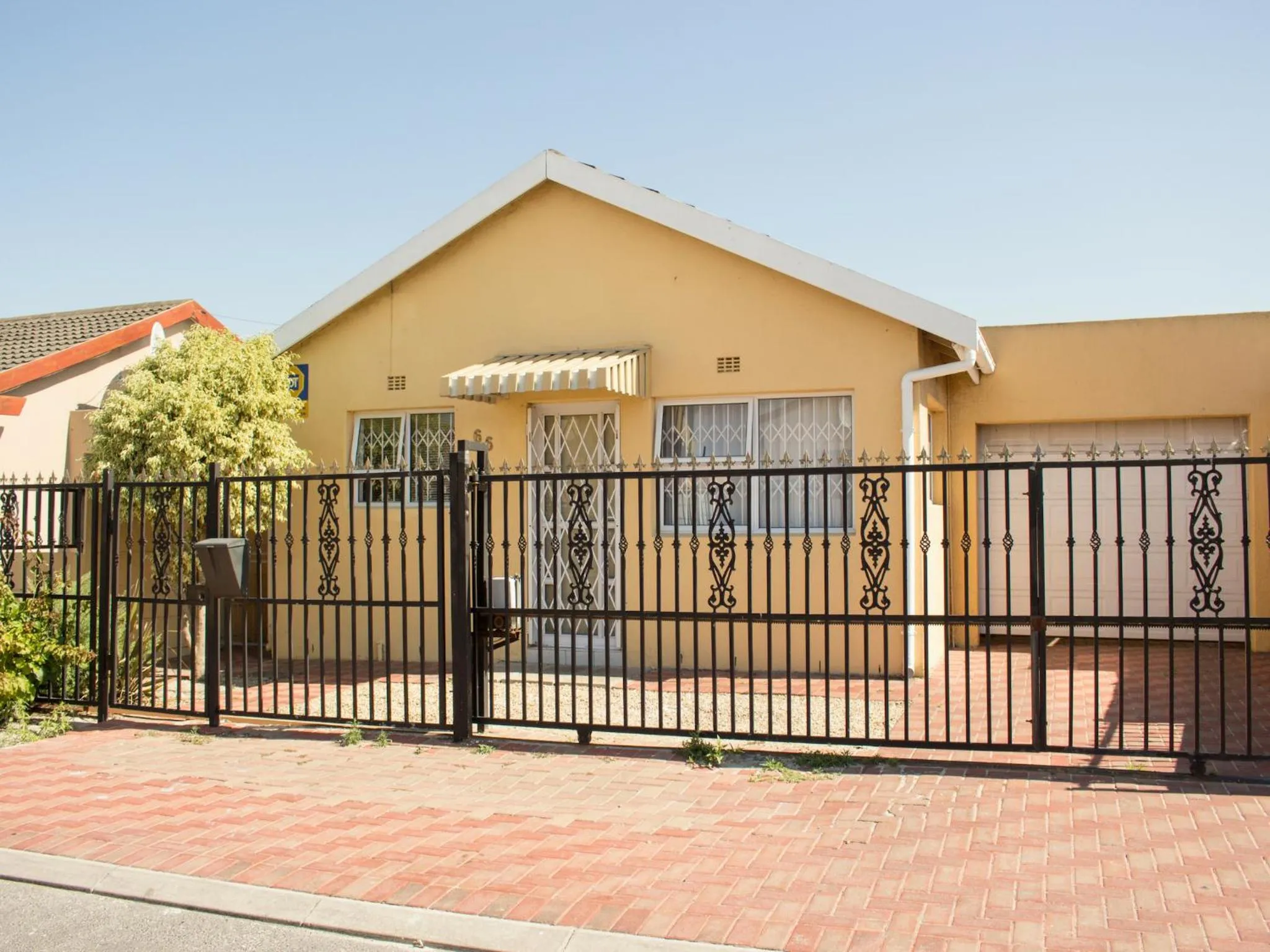 Facade/entrance in Onyx on Sycamore