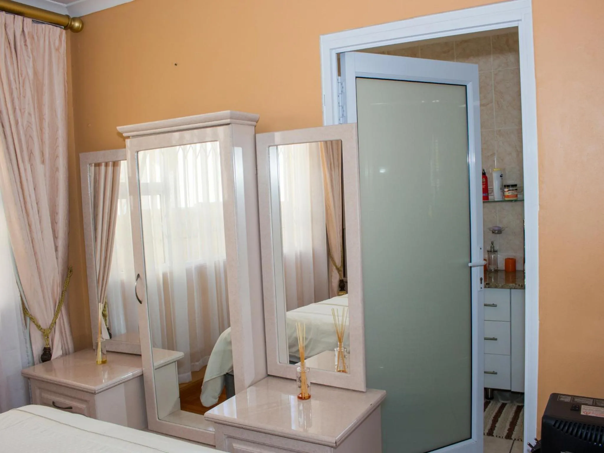 Bathroom in Onyx on Sycamore