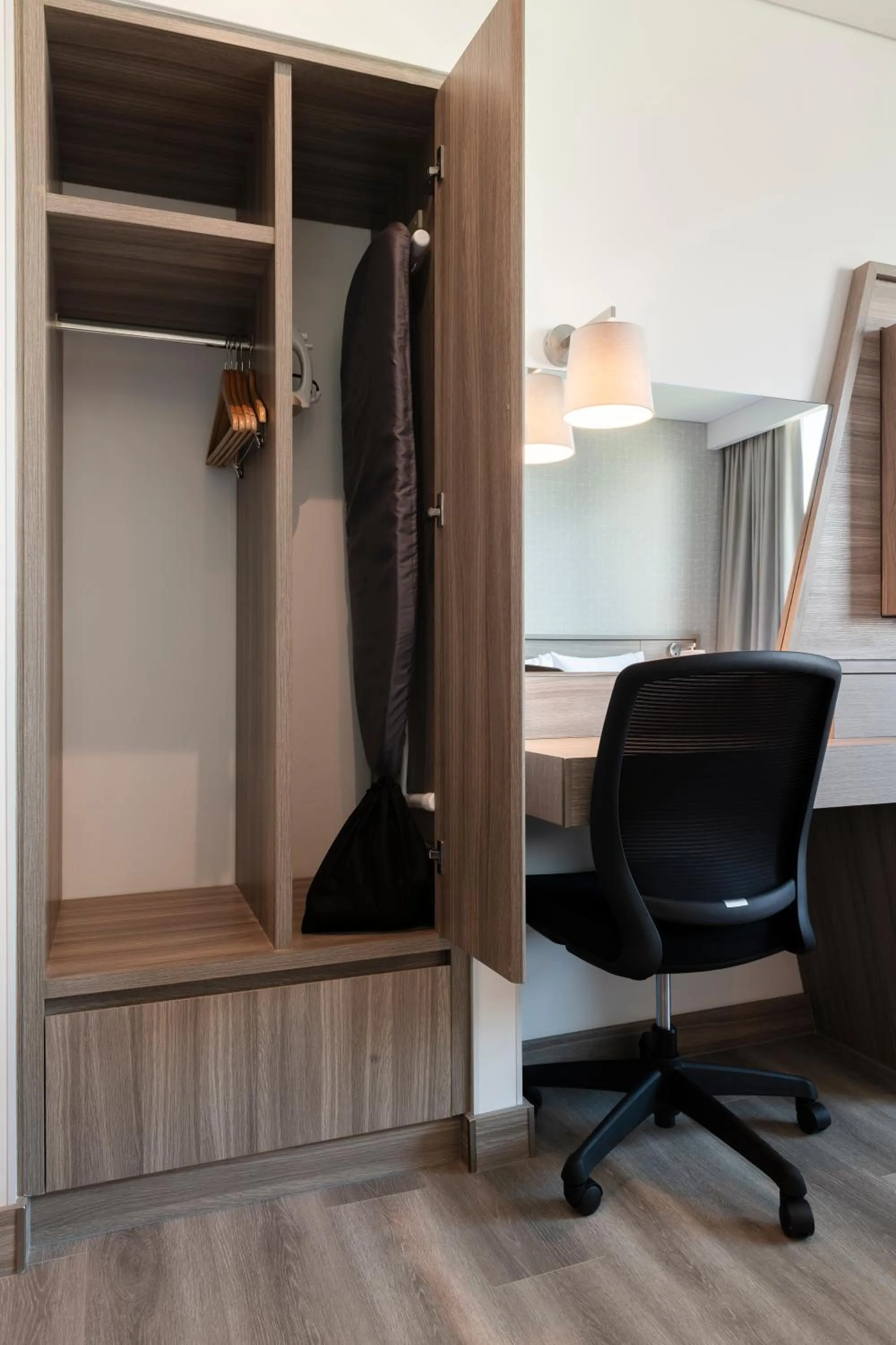 room service in Hampton by Hilton Barranquilla