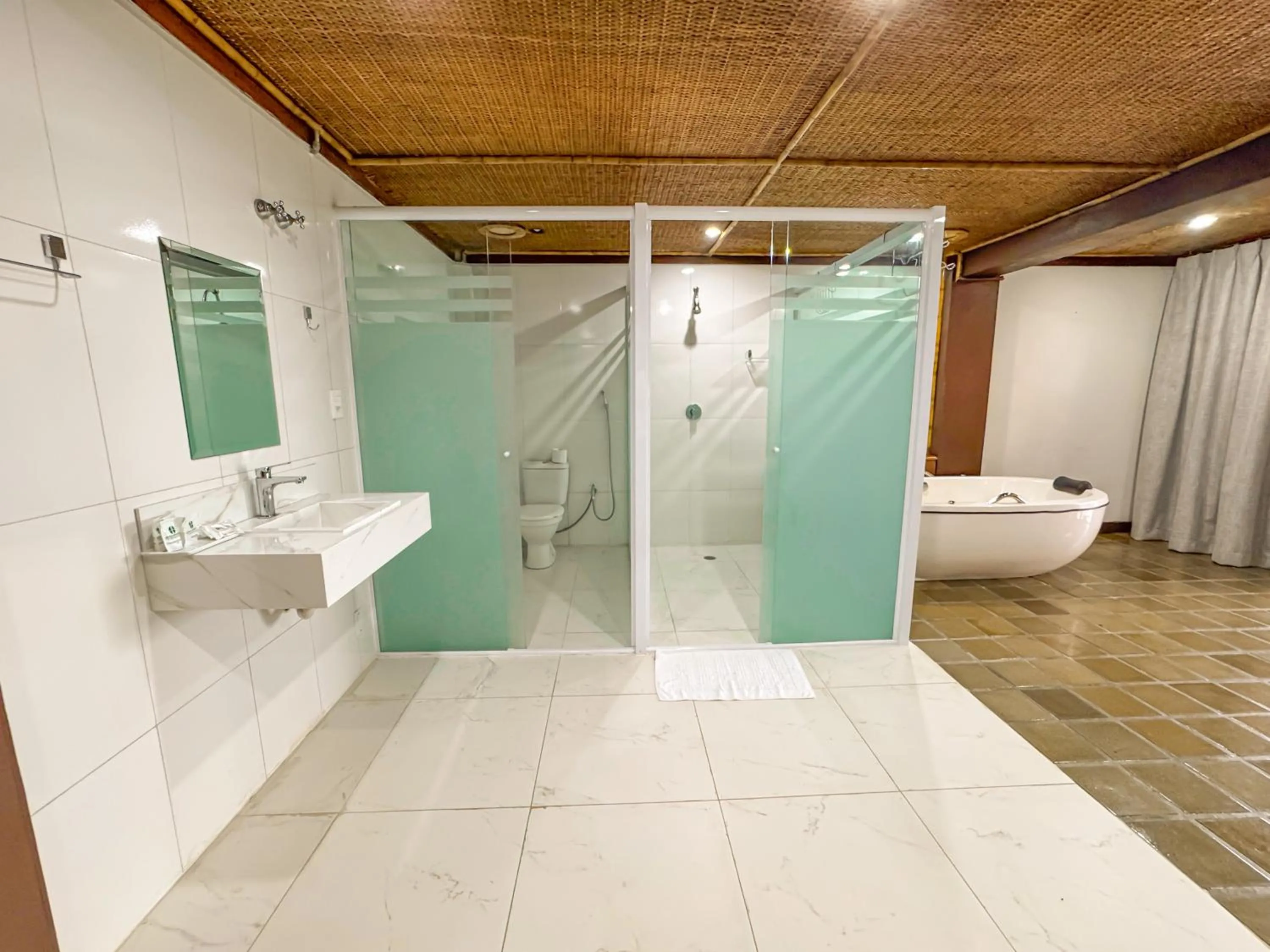 Bathroom in Hotel Nacional Inn Ubatuba - Praia das Toninhas
