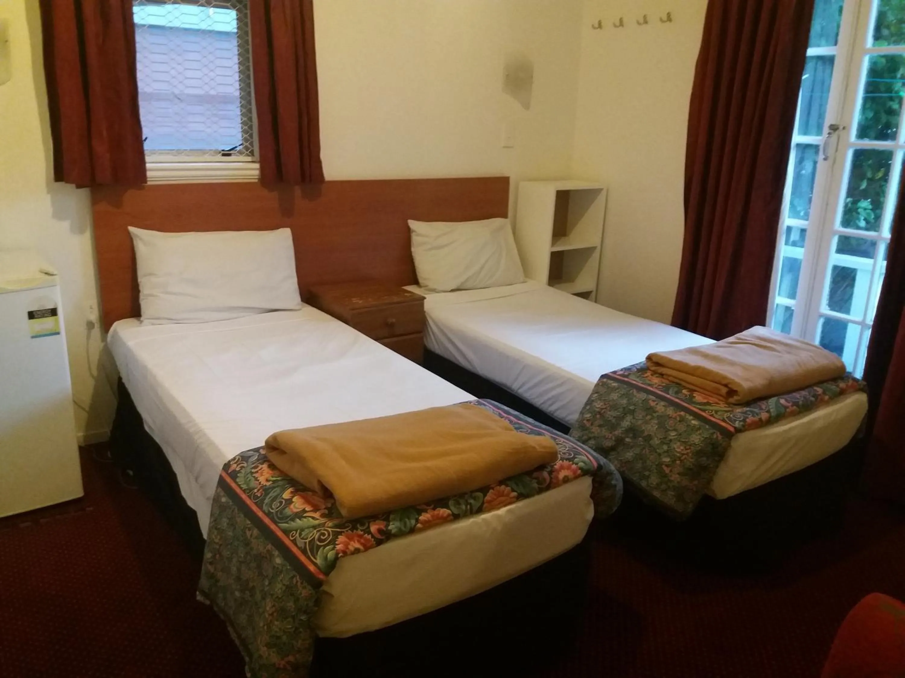 Bed in Lantana Lodge