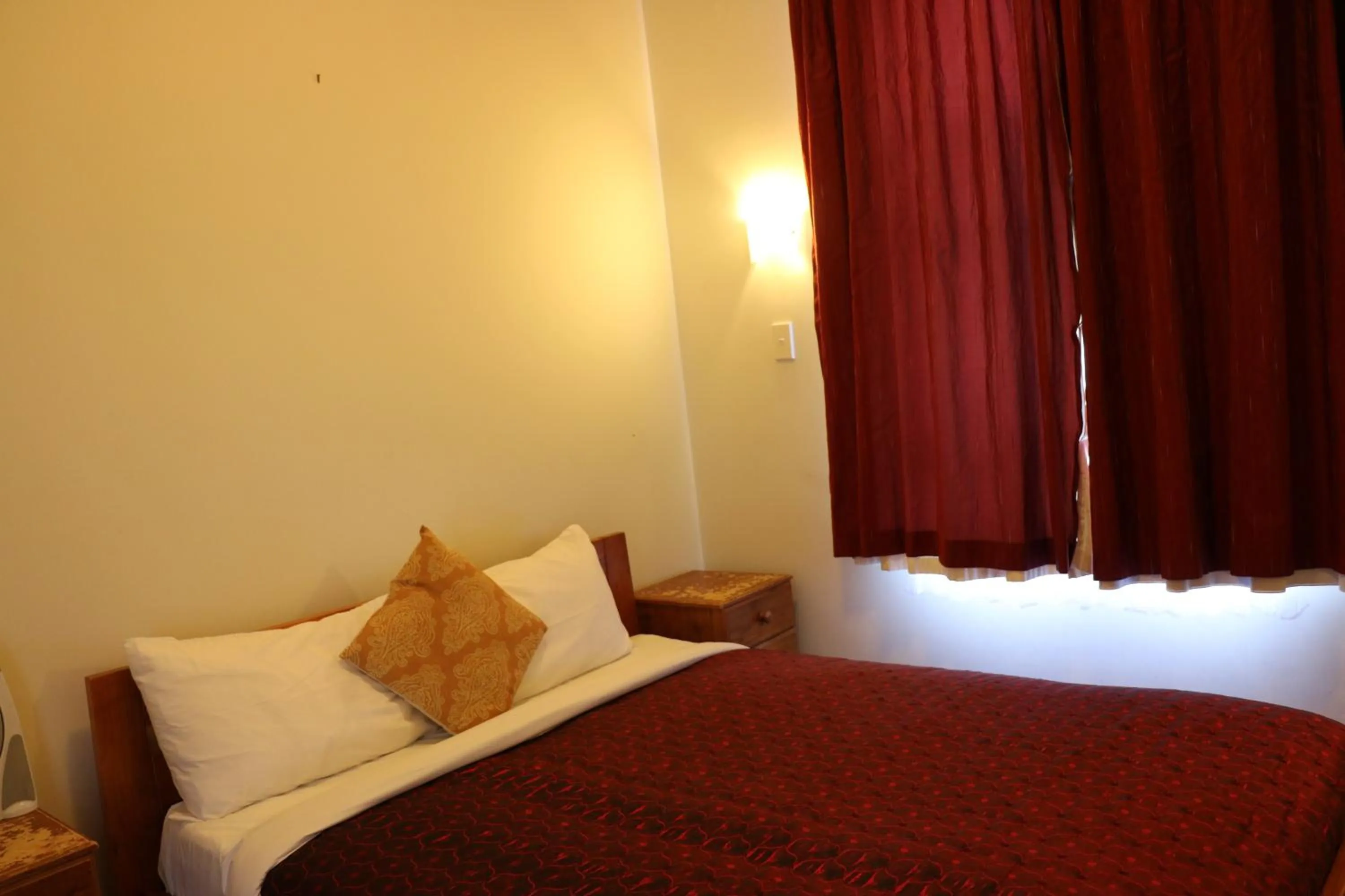 Photo of the whole room in Lantana Lodge