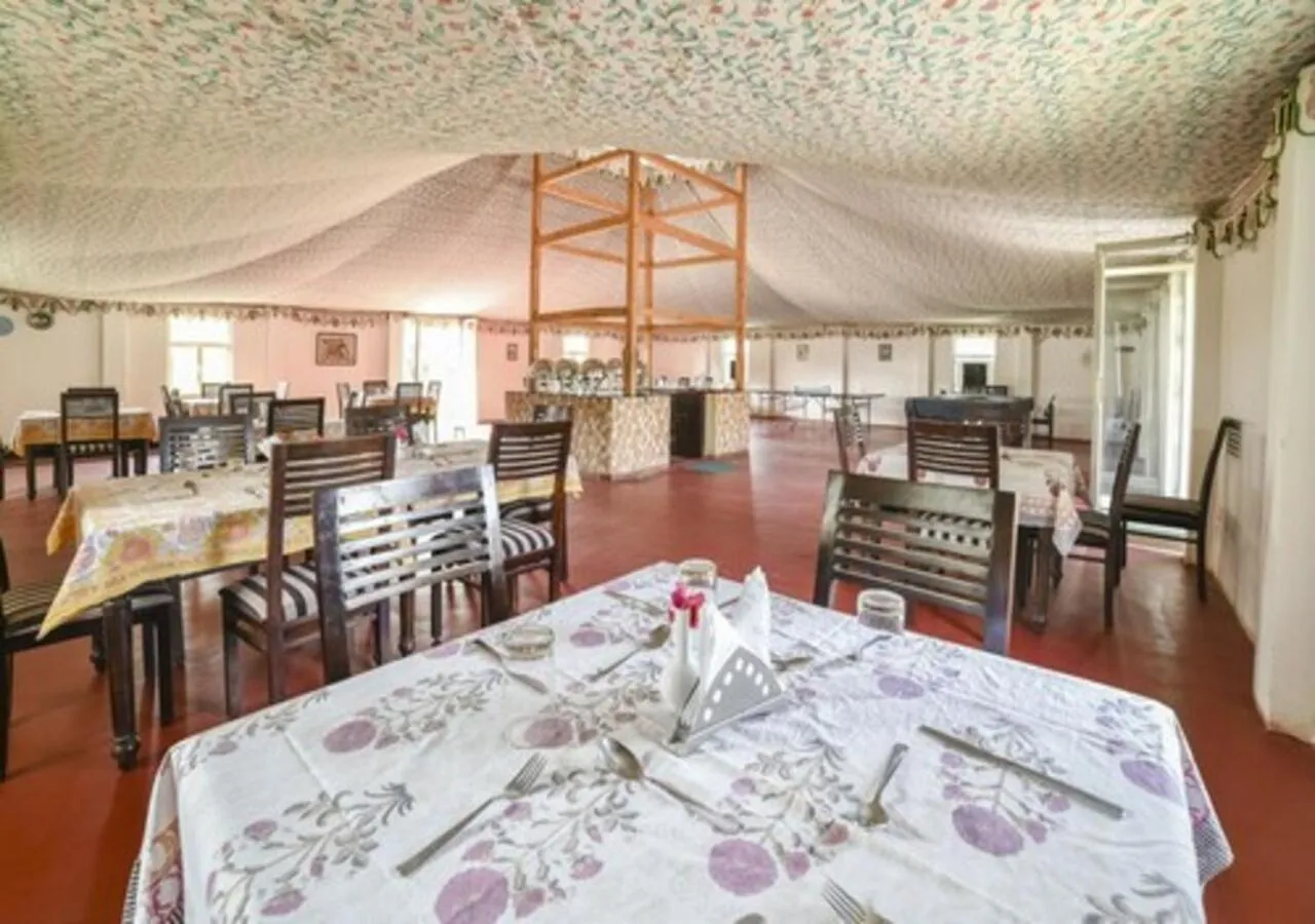 Restaurant/places to eat in Lohana Village Resort