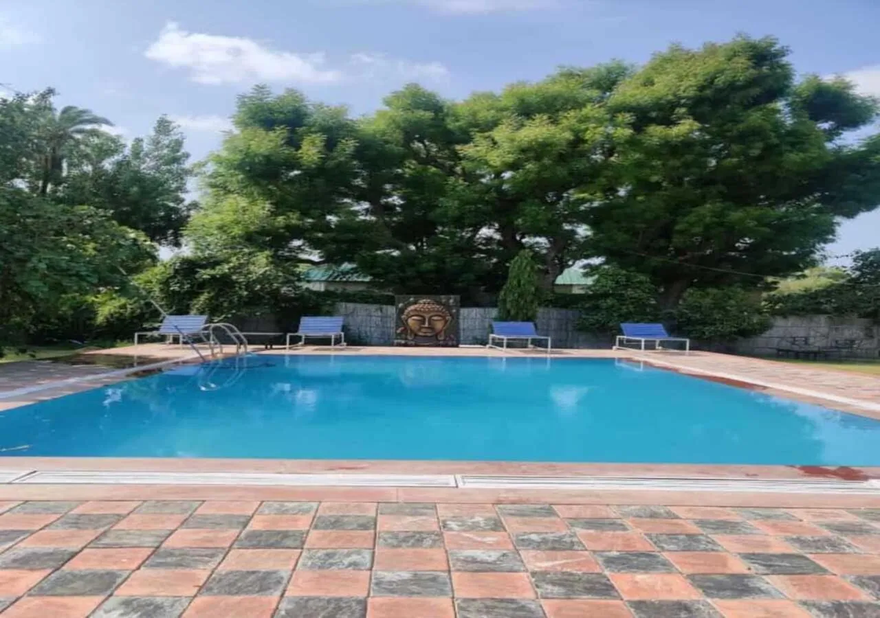 Swimming pool in Lohana Village Resort