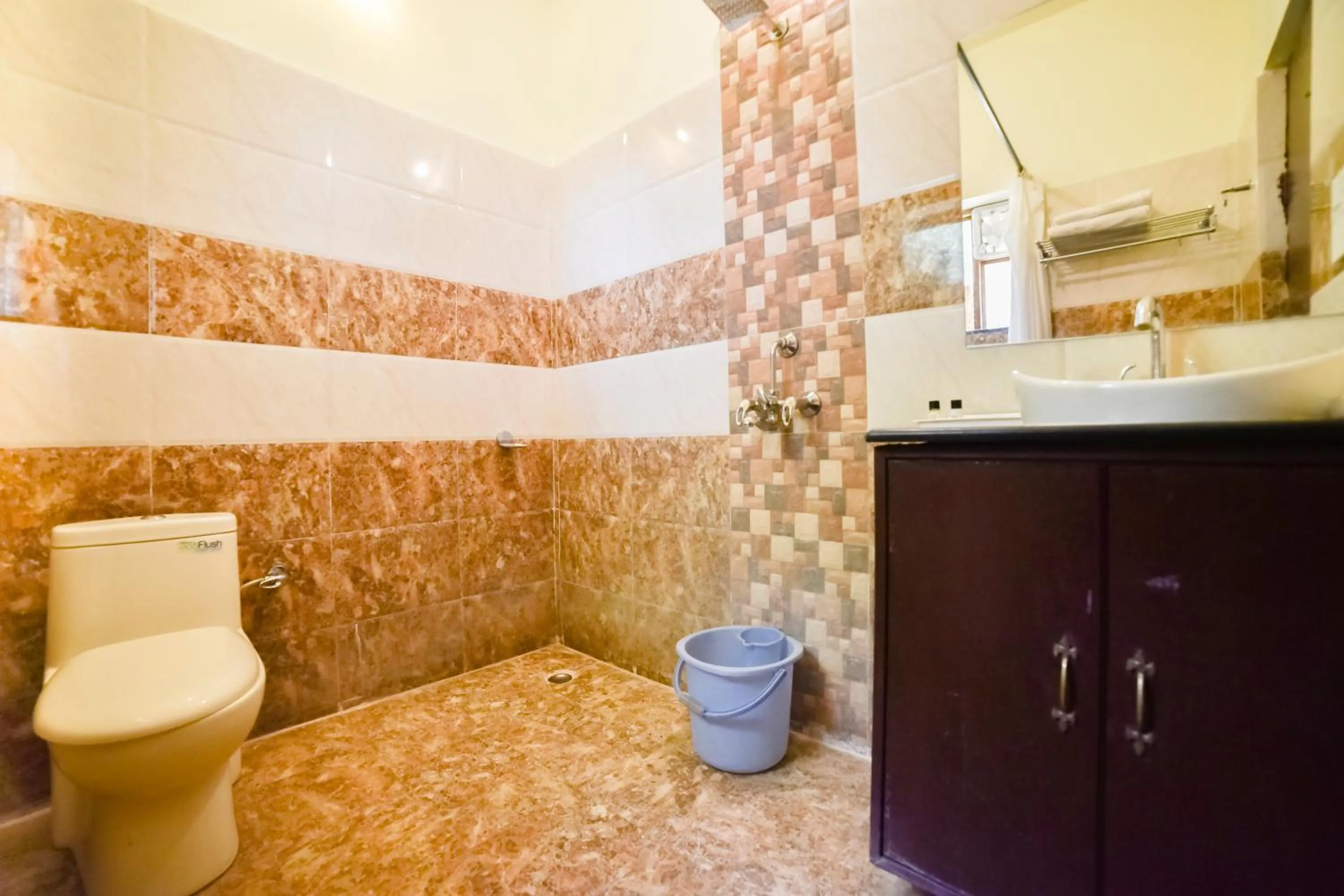 Bathroom in Lohana Village Resort