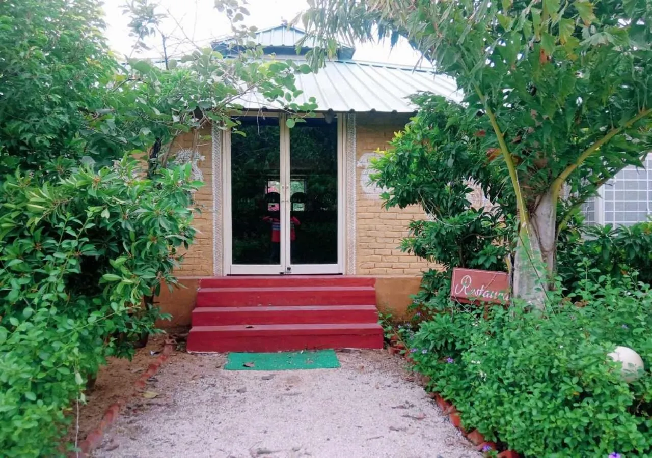 Restaurant/places to eat in Lohana Village Resort