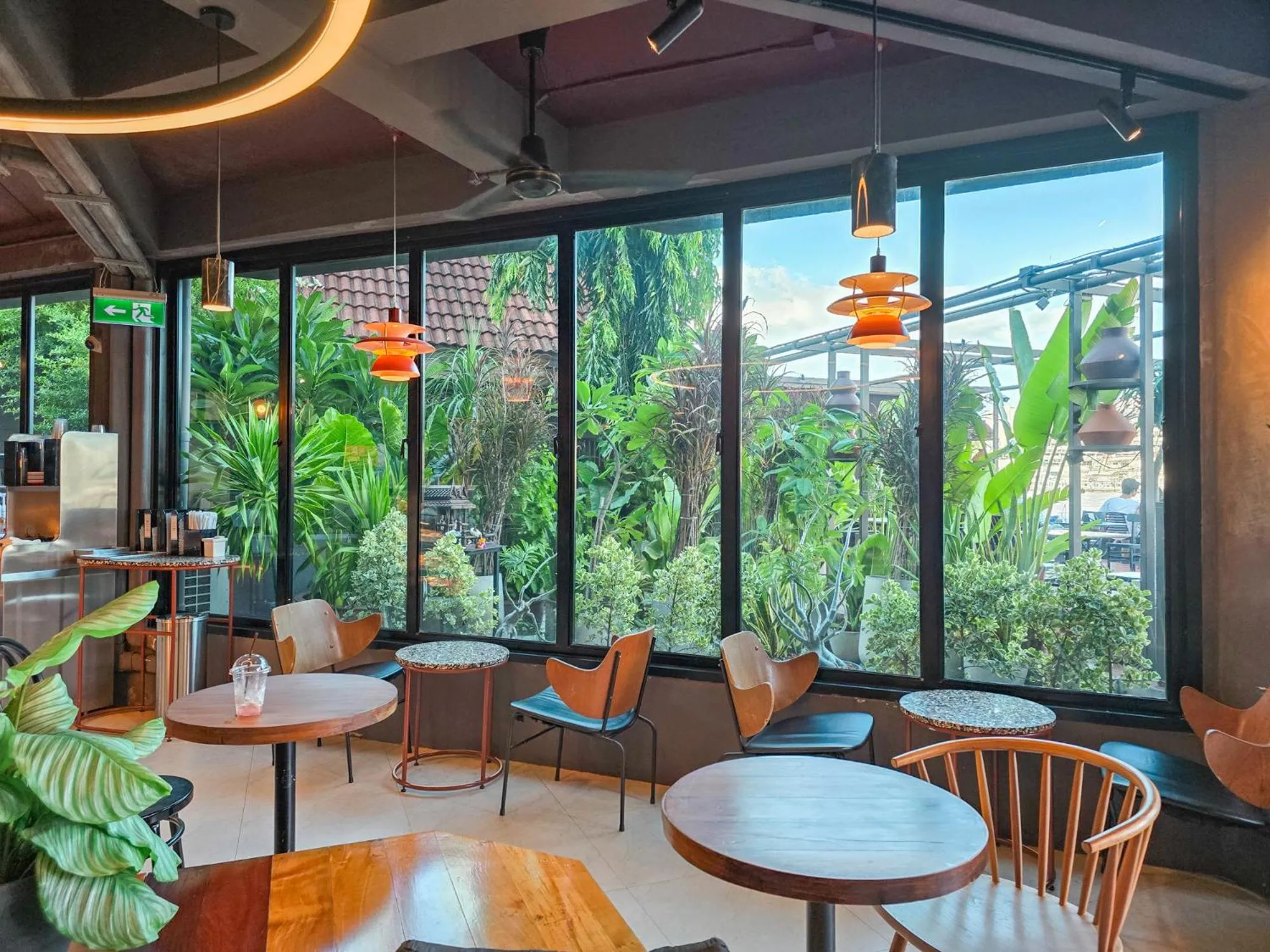 Restaurant/places to eat in Baan Wanglang Riverside, Bangkok