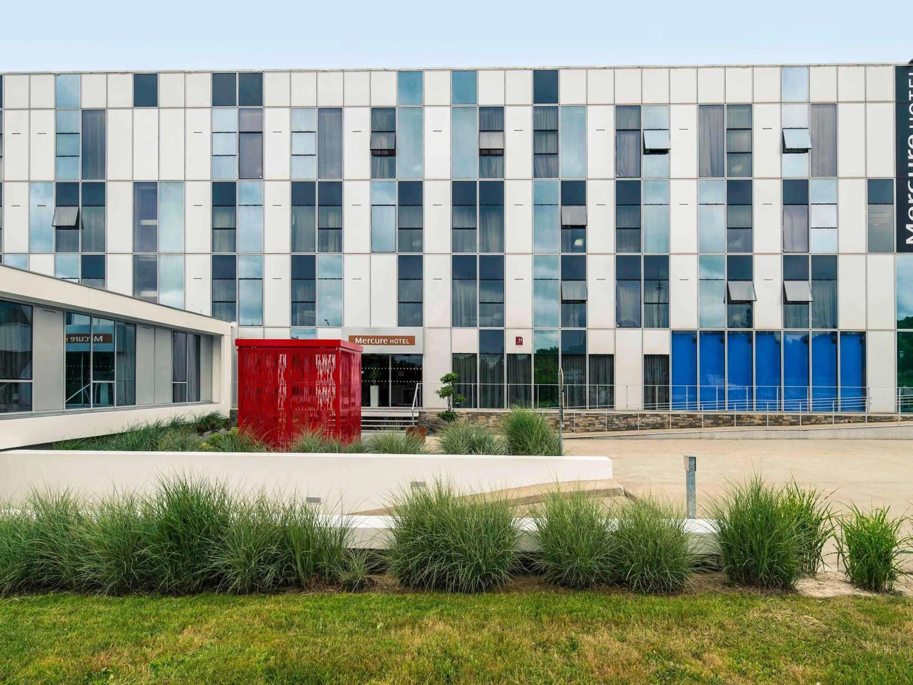 Property building in Hôtel Mercure Nantes Ouest Saint-Herblain Zenith
