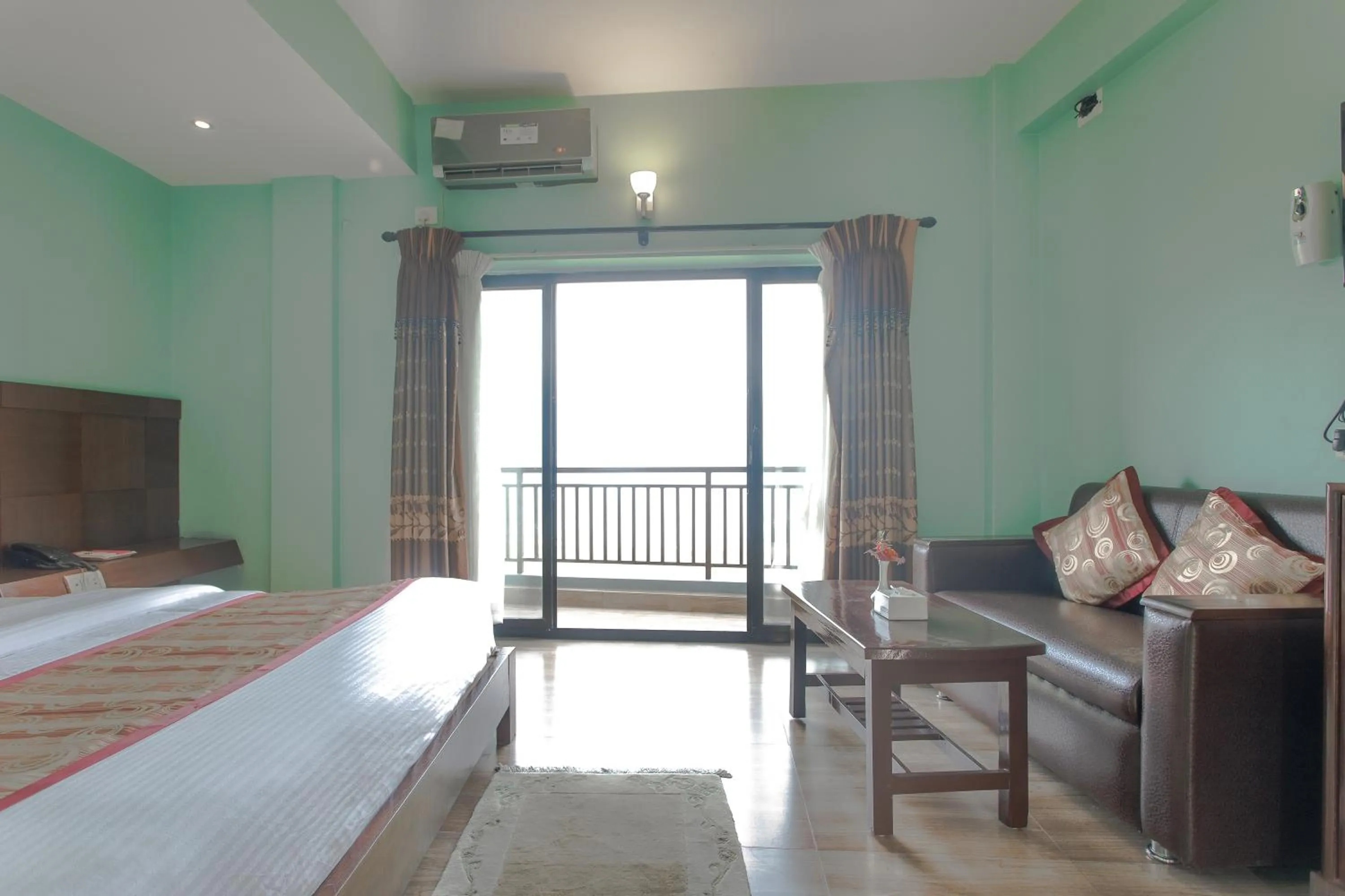 Bed in Hotel Peace Plaza