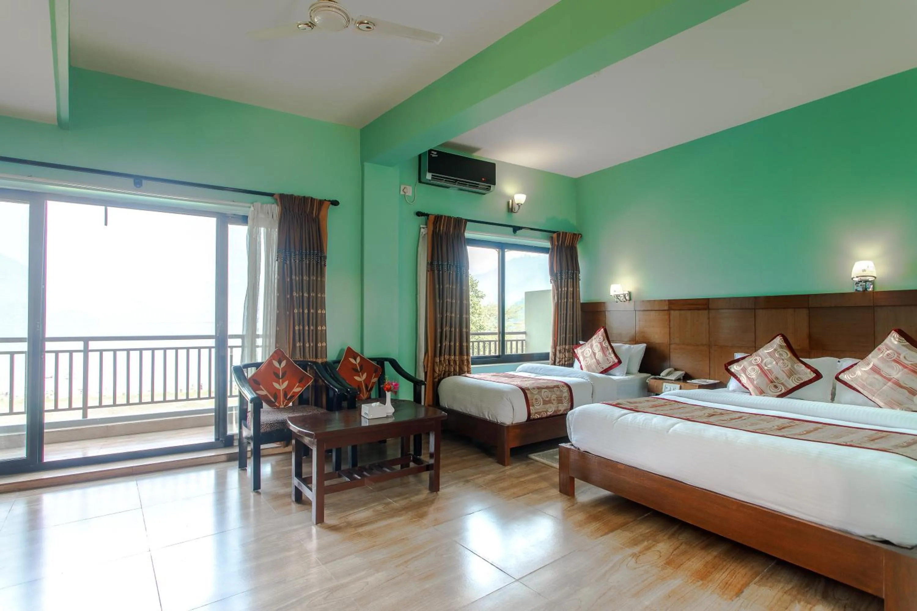 Bed in Hotel Peace Plaza