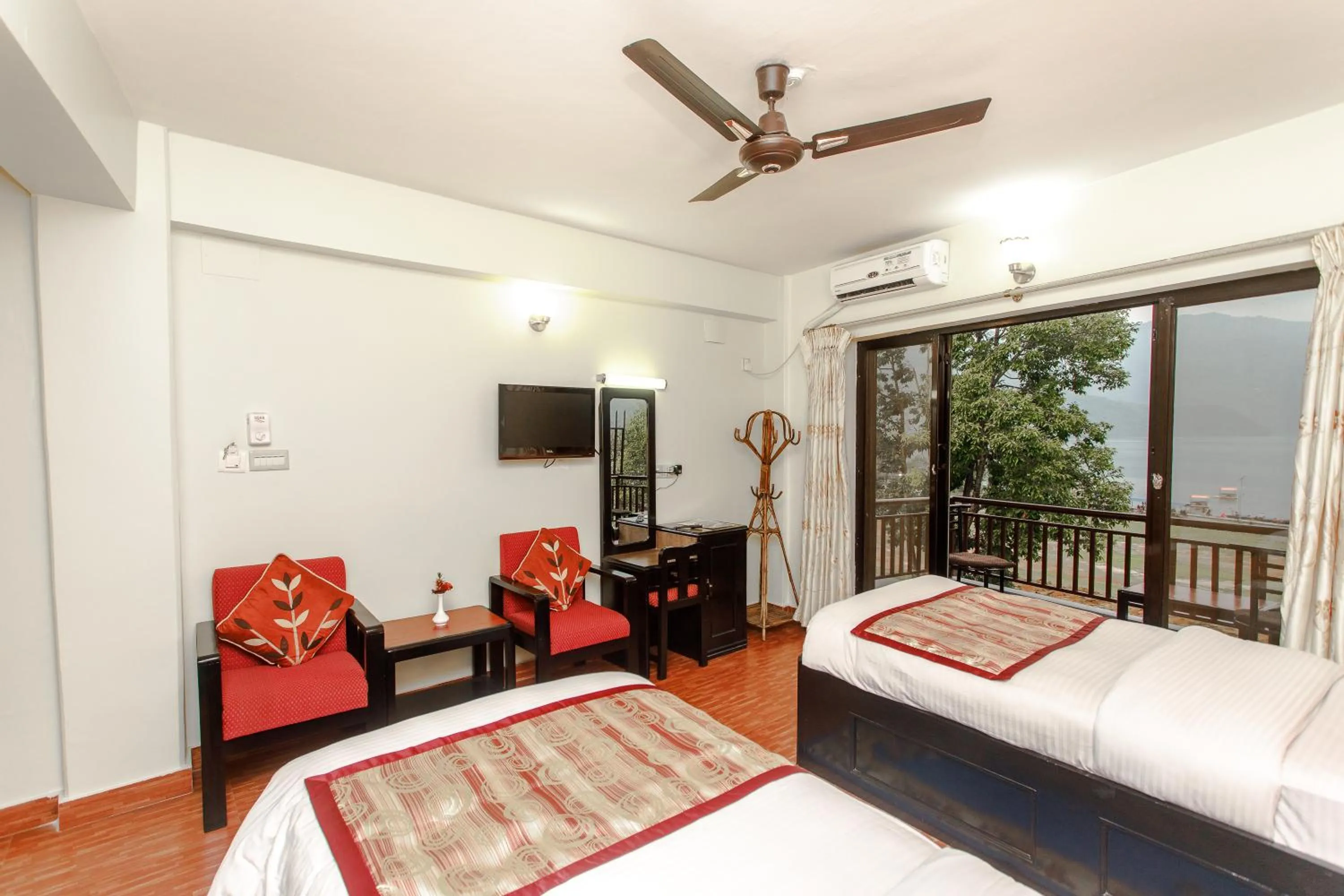 Bed in Hotel Peace Plaza