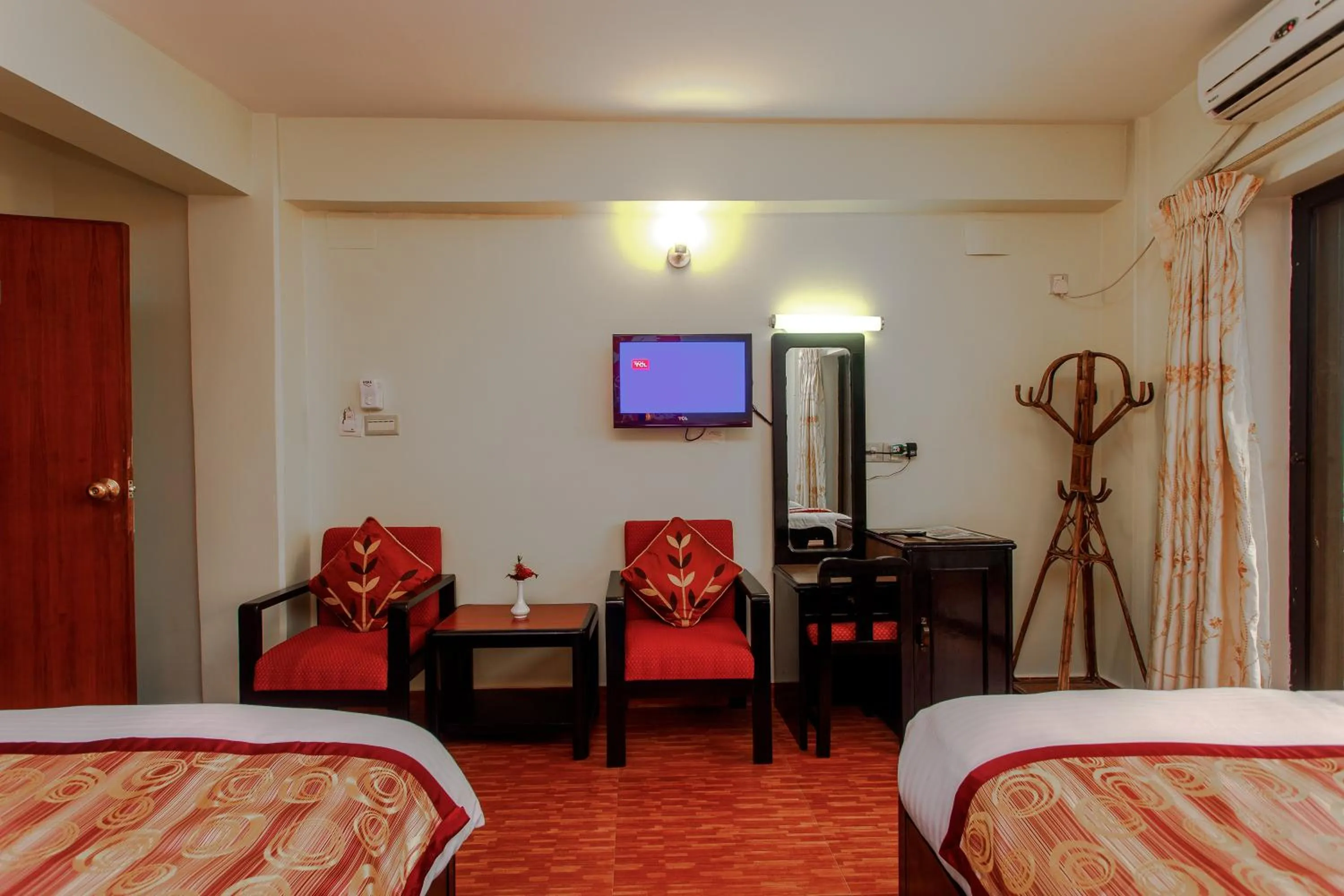 Photo of the whole room, Bed in Hotel Peace Plaza