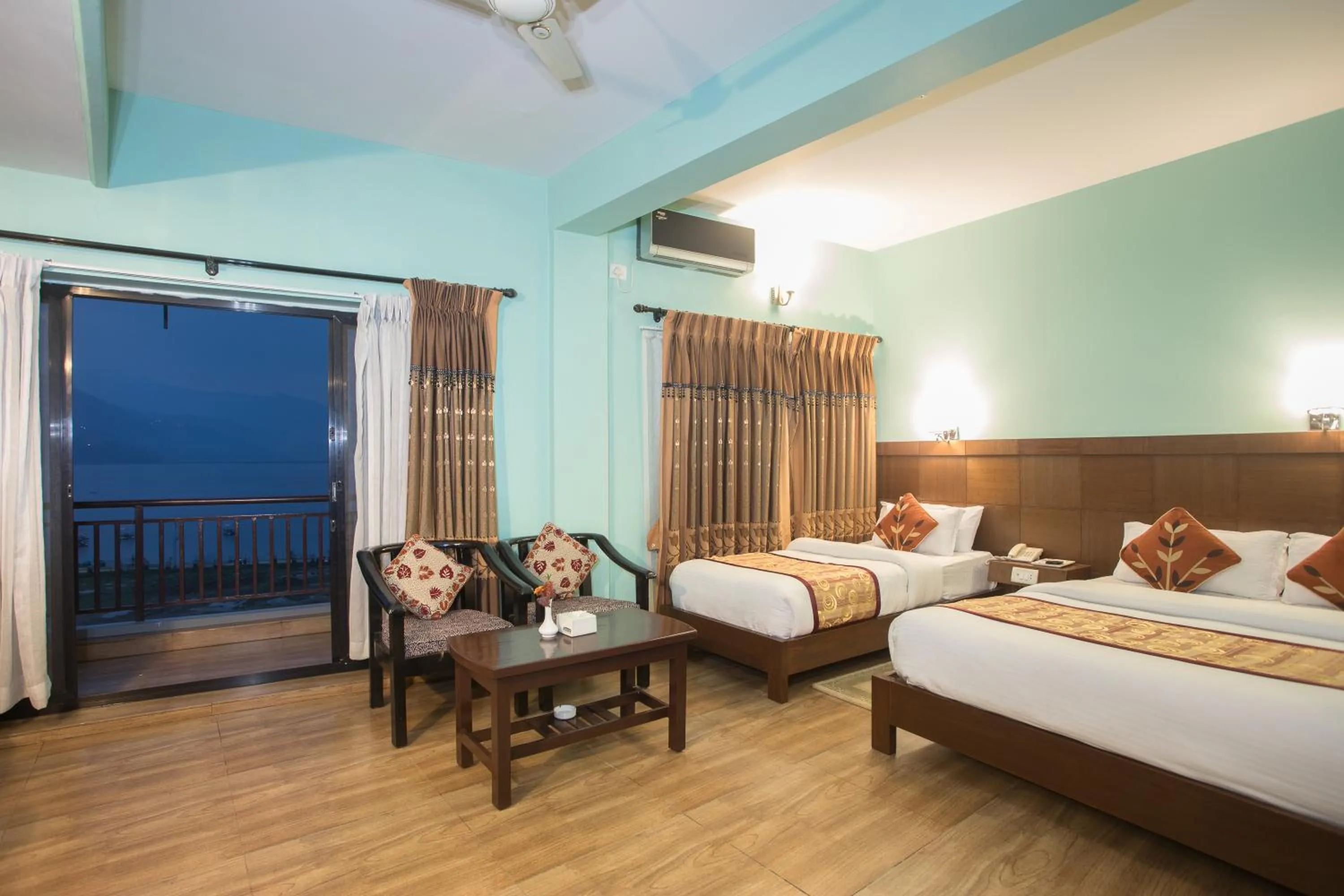 Bed in Hotel Peace Plaza