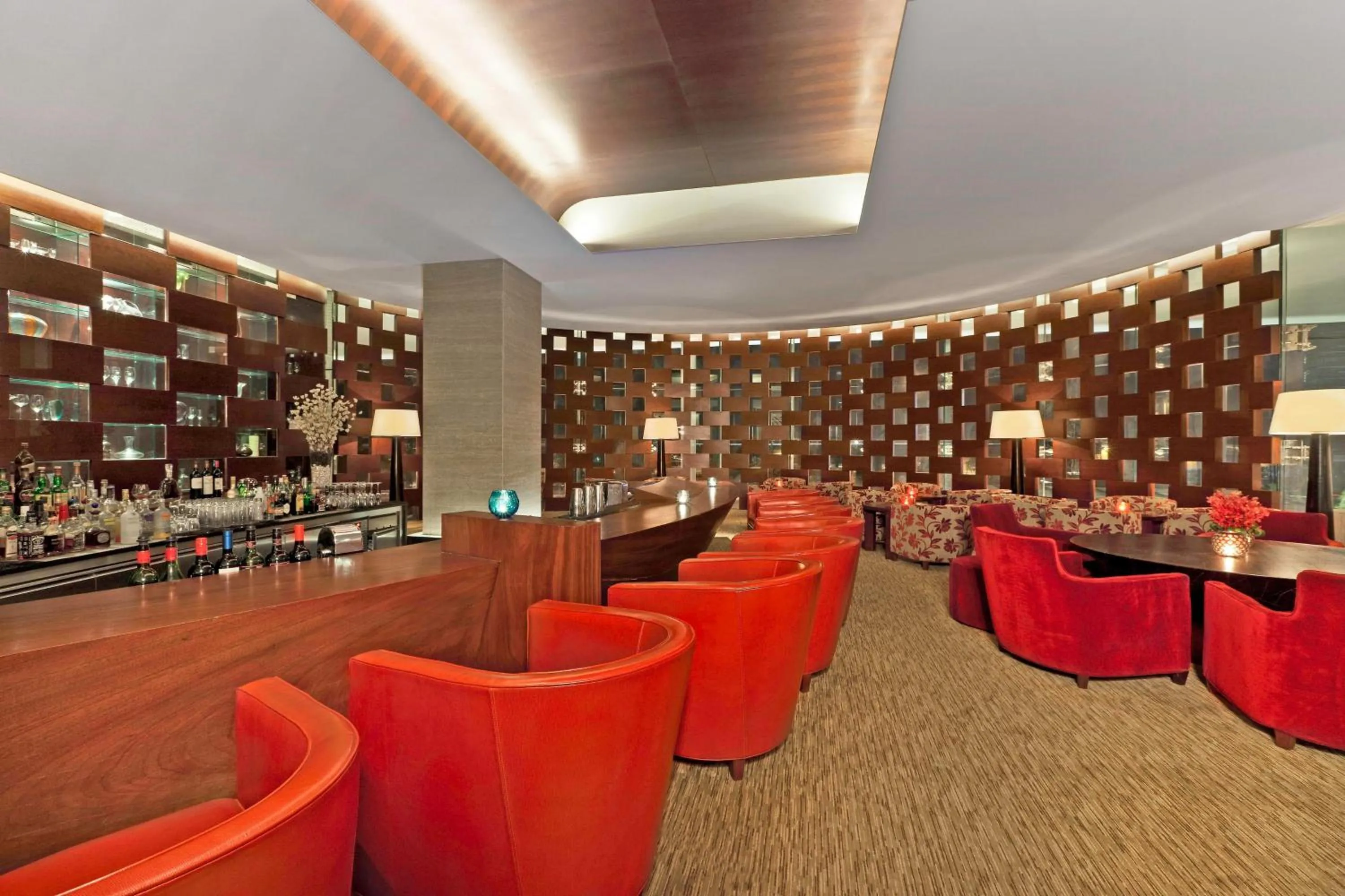 Lounge or bar in The Westin Gurgaon, New Delhi