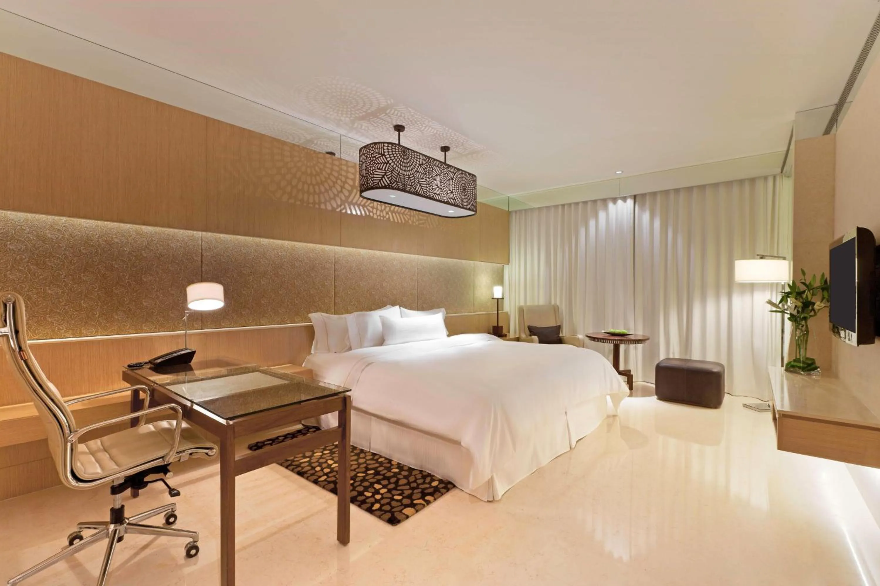 Photo of the whole room, Bed in The Westin Gurgaon, New Delhi