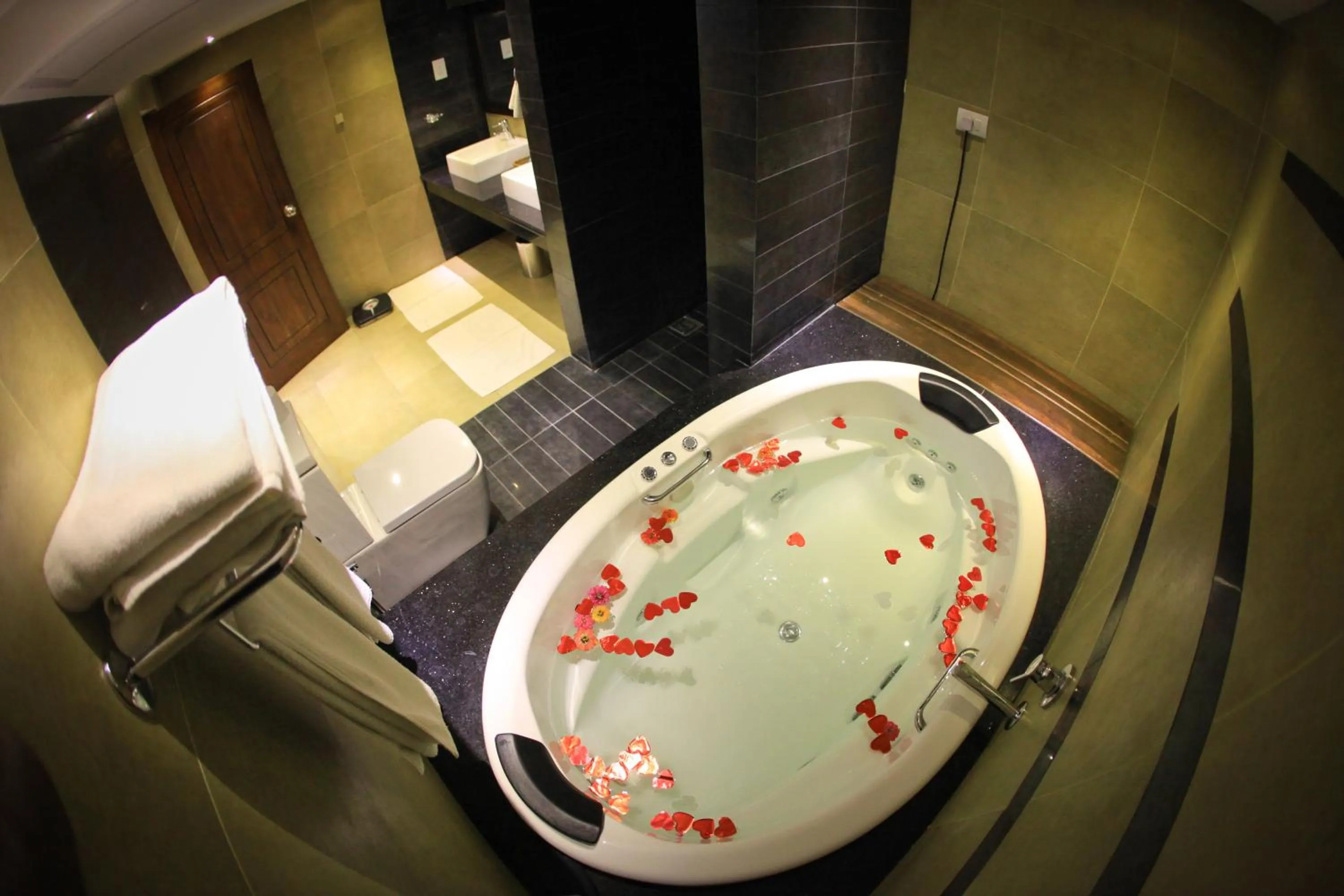 Bathroom in Grand Udawalawe Safari Resort