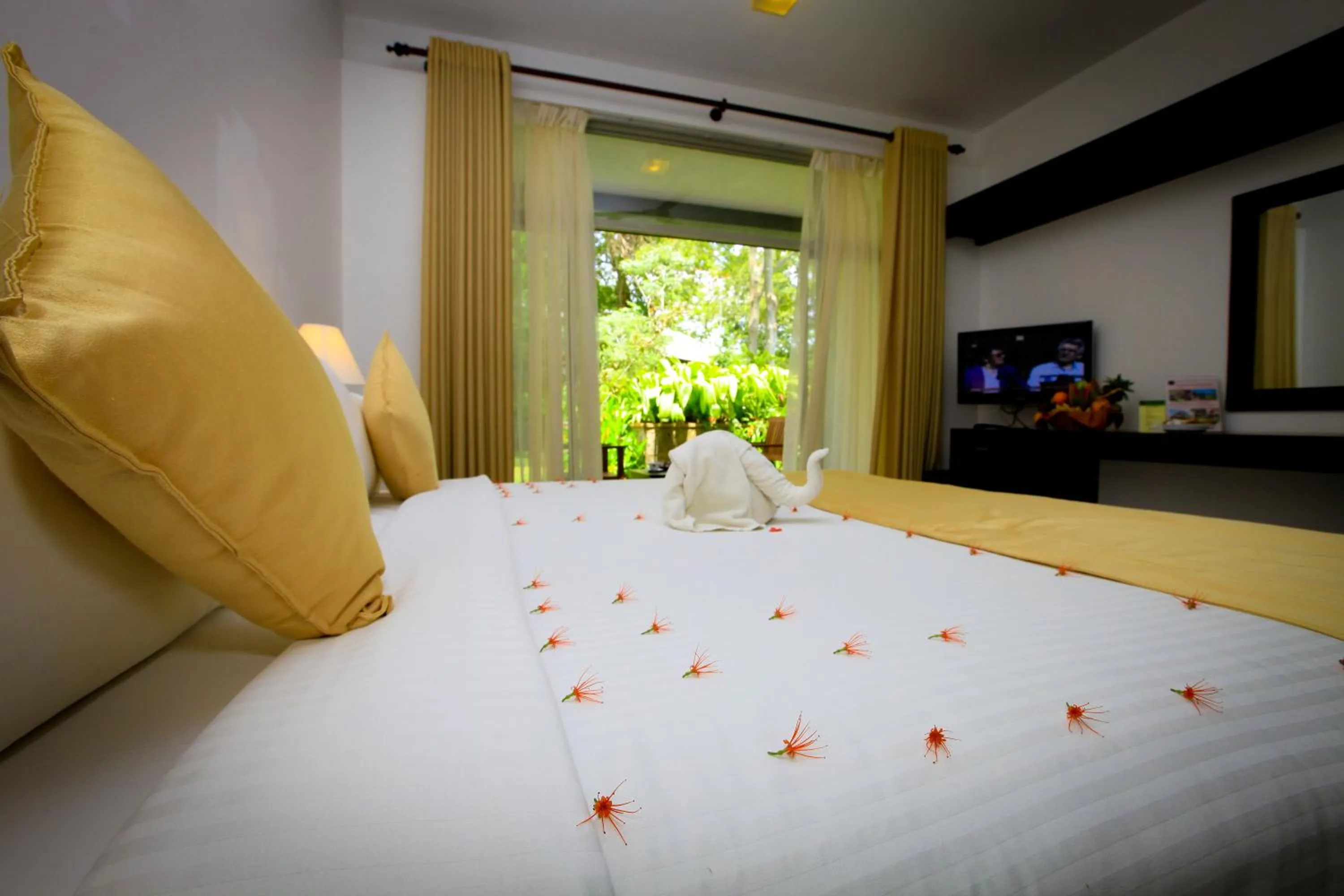 Photo of the whole room, Bed in Grand Udawalawe Safari Resort