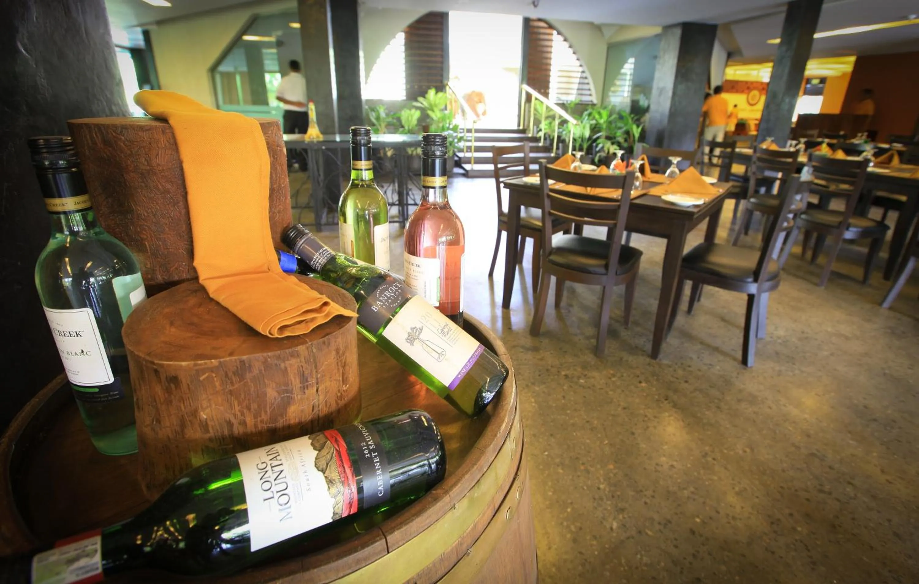 Lounge or bar in Grand Udawalawe Safari Resort