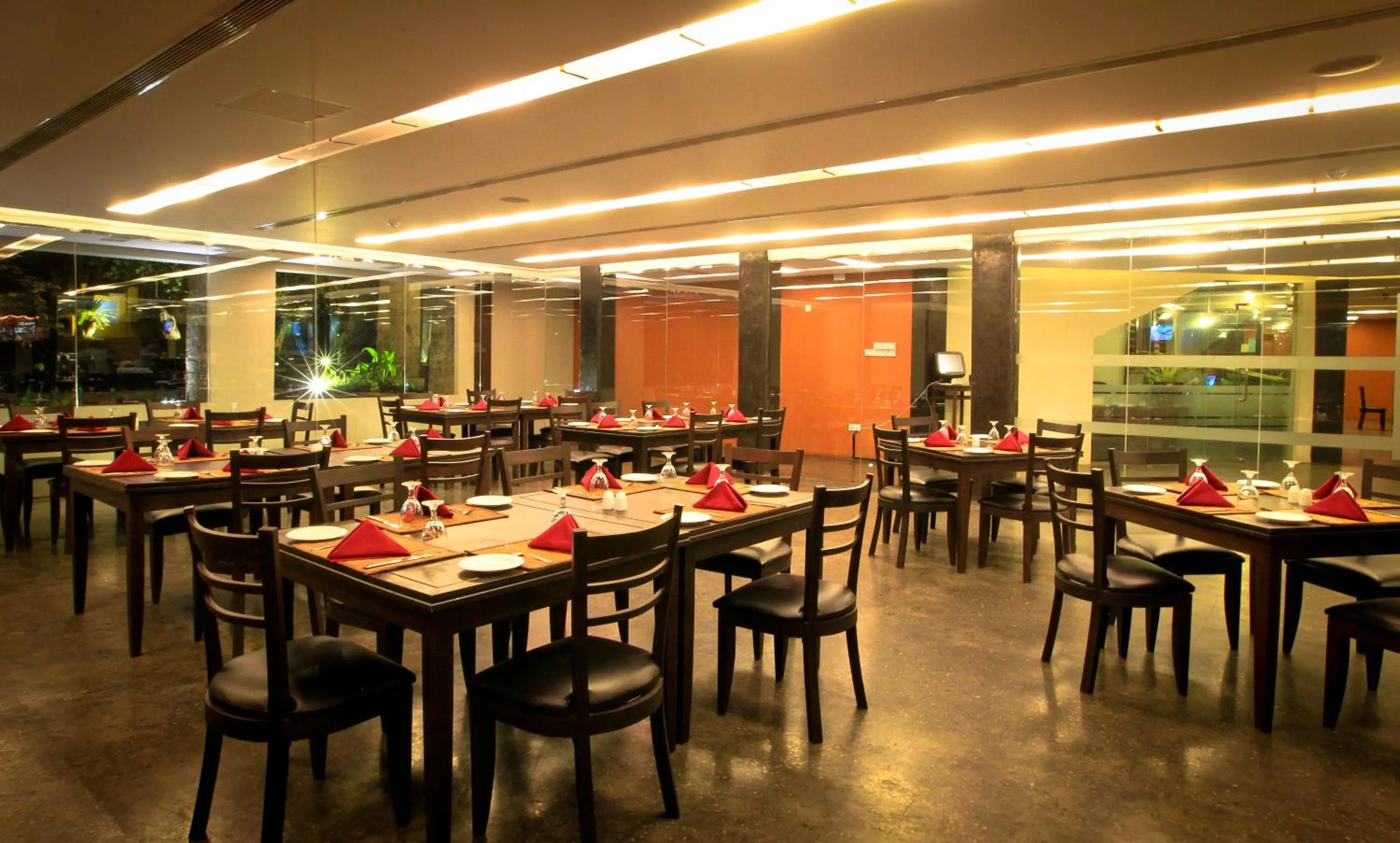 Restaurant/places to eat in Grand Udawalawe Safari Resort