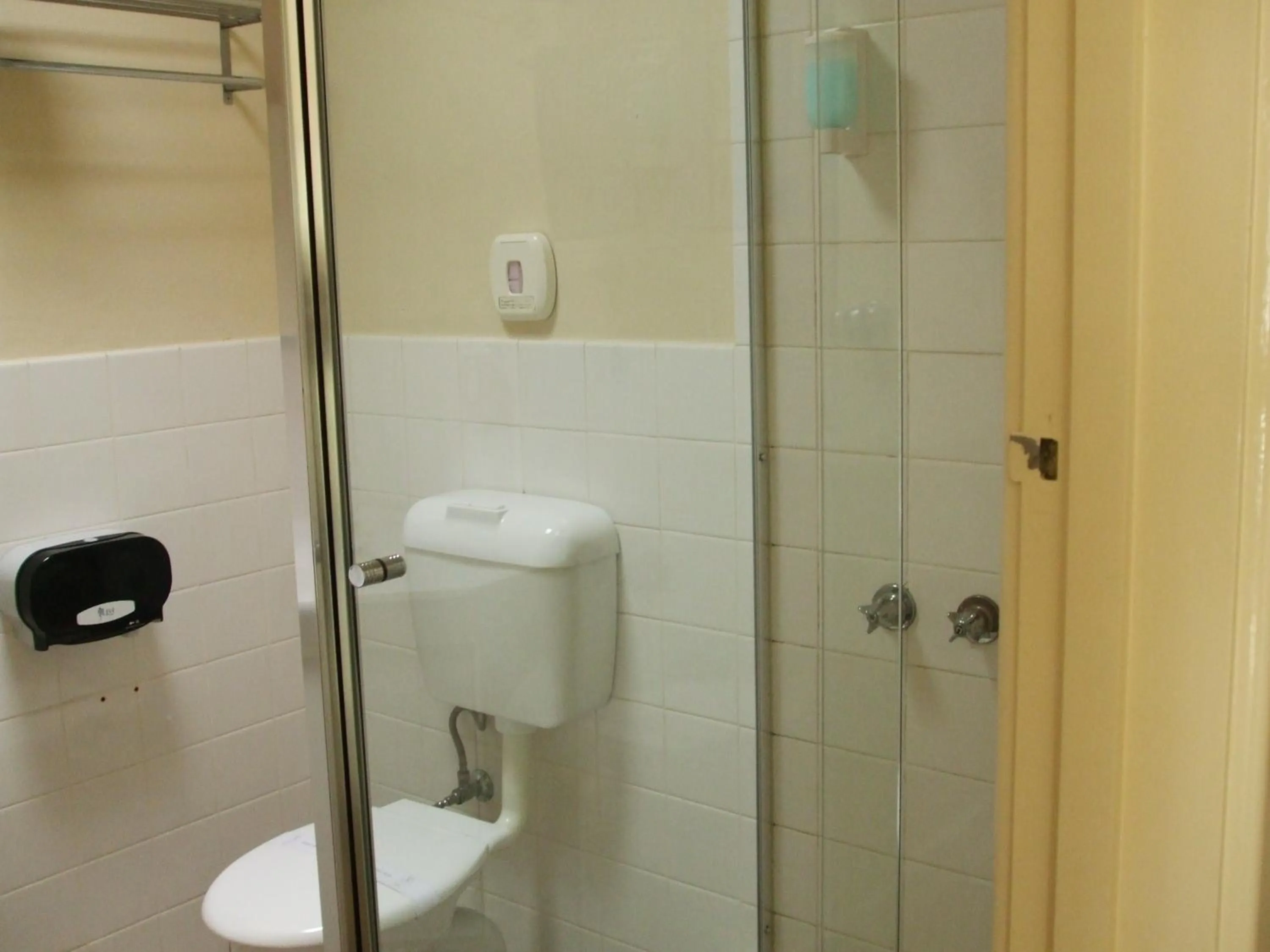 Bathroom in Anna Bella Motel Glen Innes