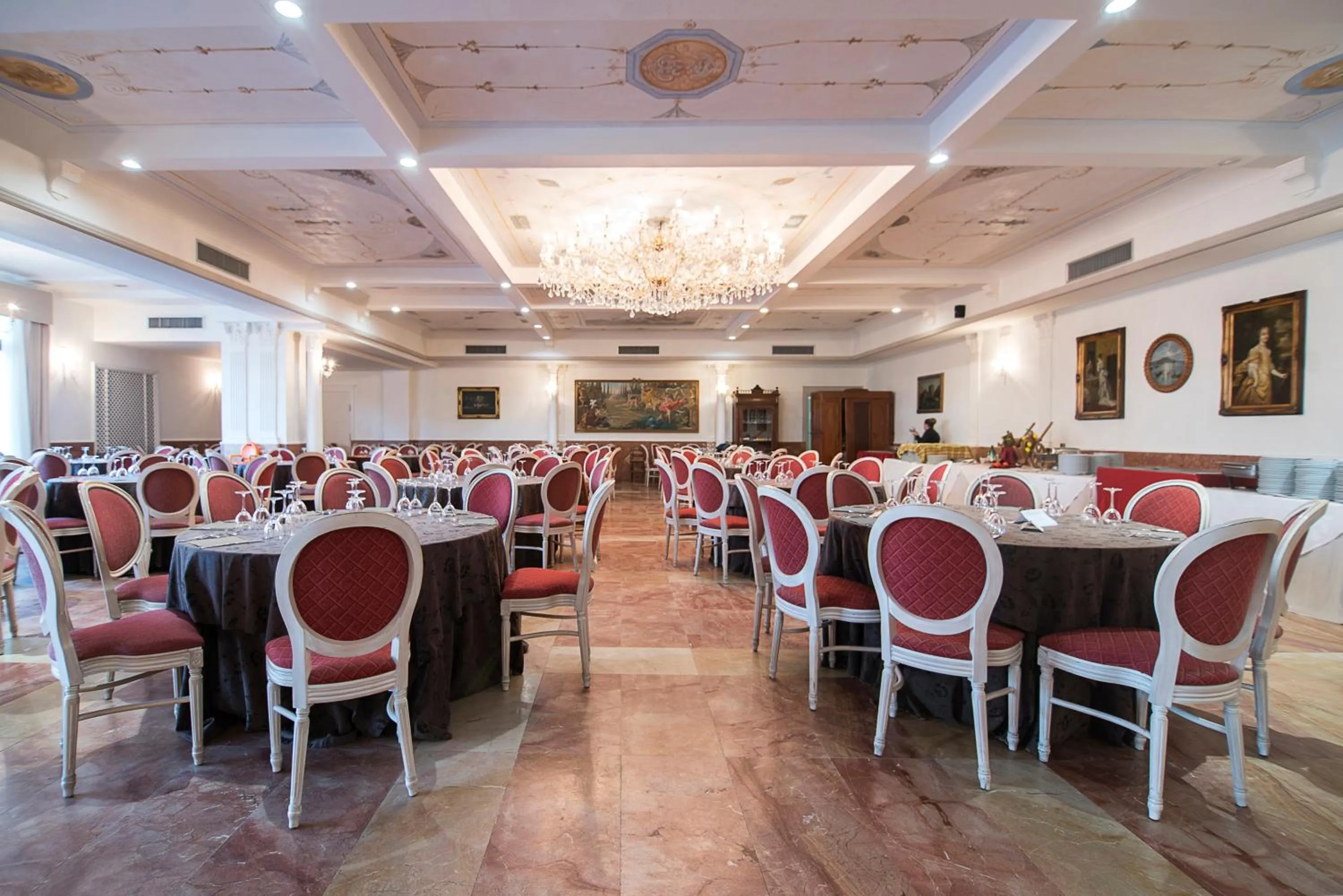 Restaurant/places to eat in Delfino Beach Hotel