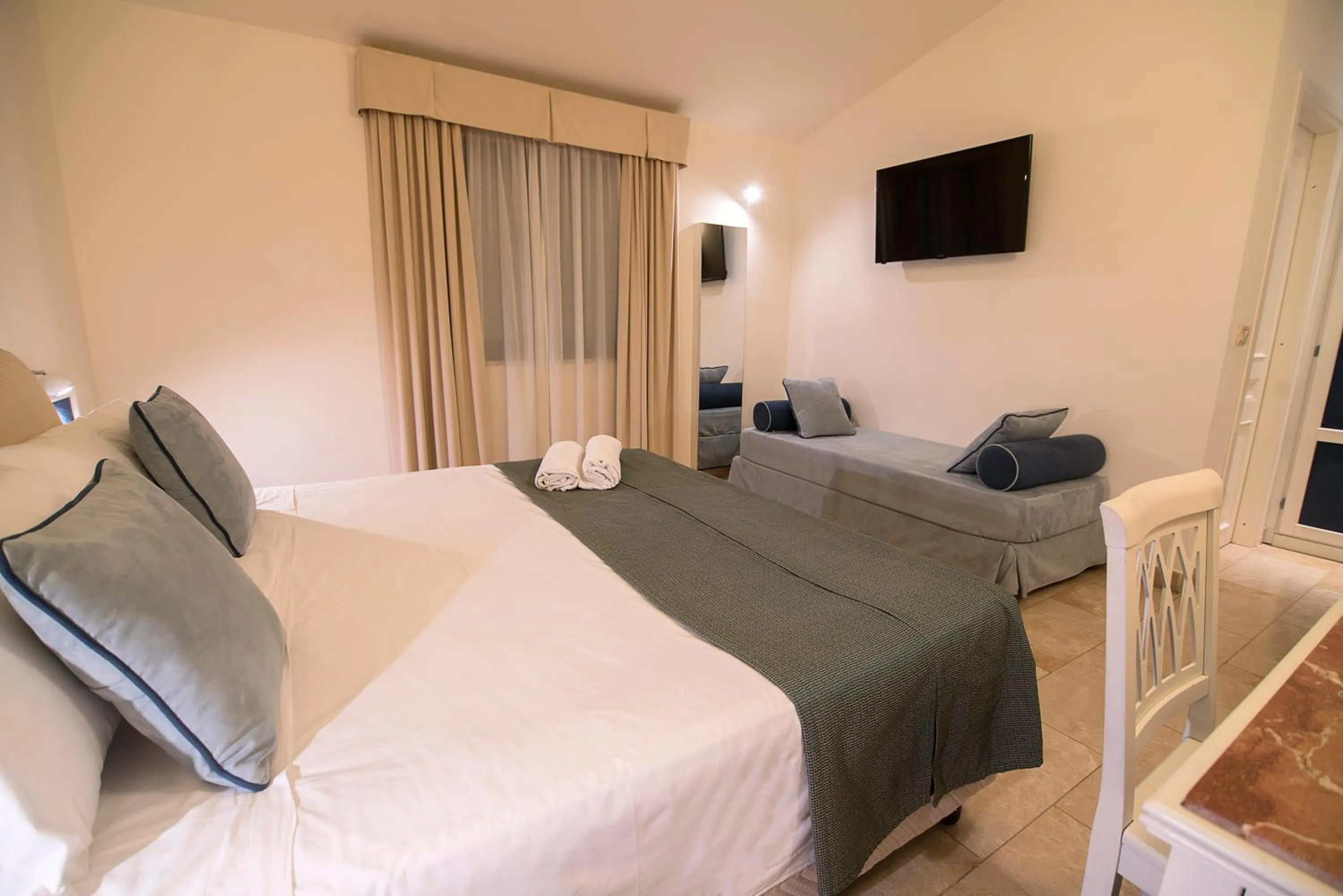 TV and multimedia in Delfino Beach Hotel