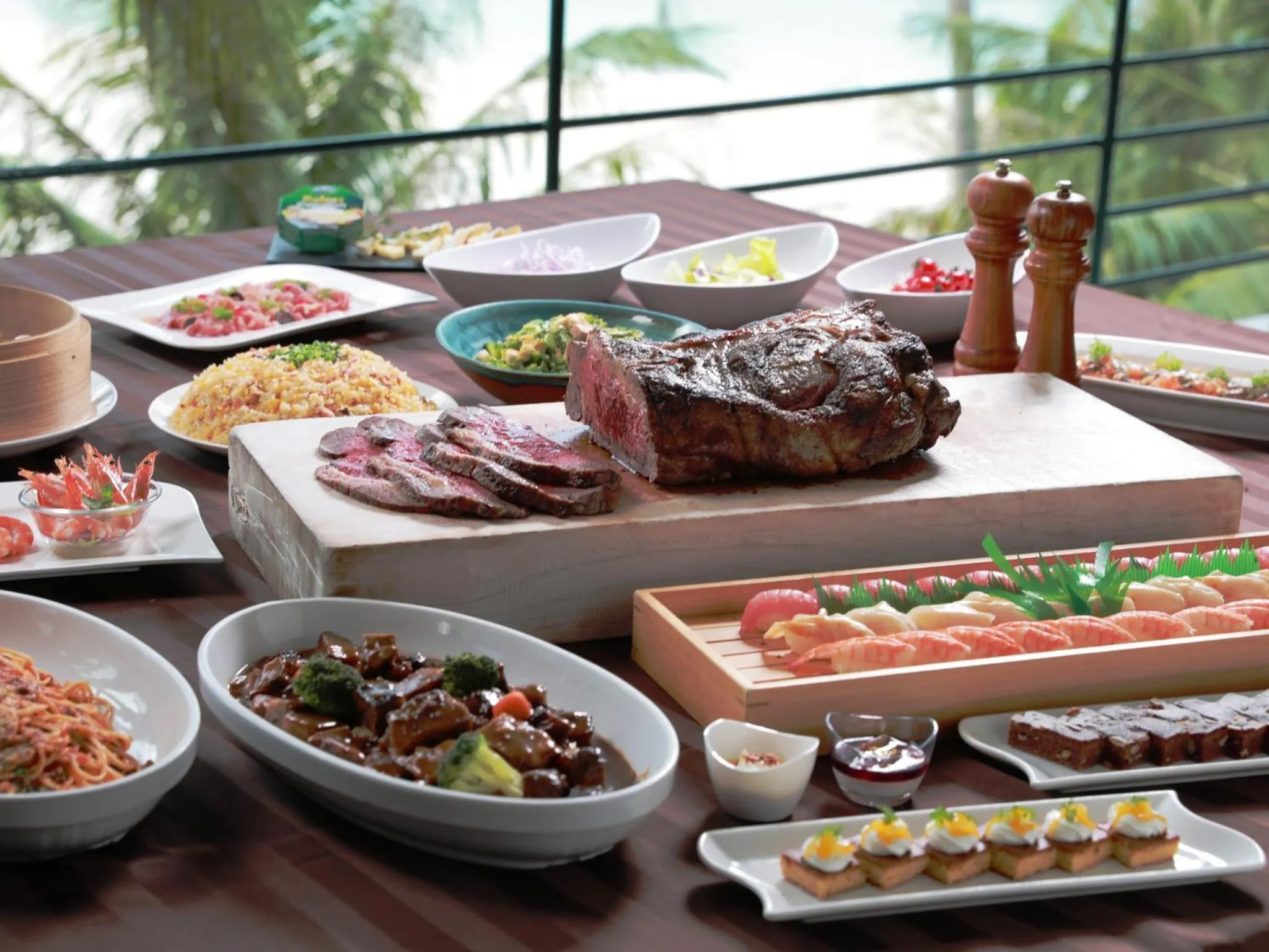 Food and drinks in The Moon Beach Museum Resort