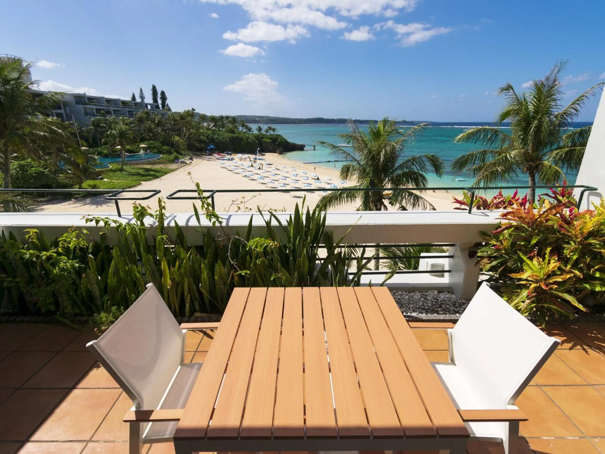 Photo of the whole room in The Moon Beach Museum Resort