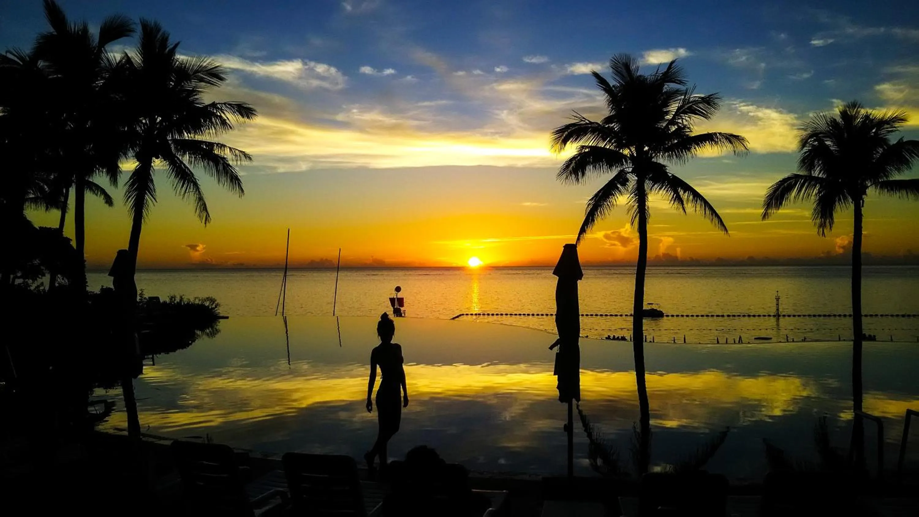 Pool view in The Moon Beach Museum Resort