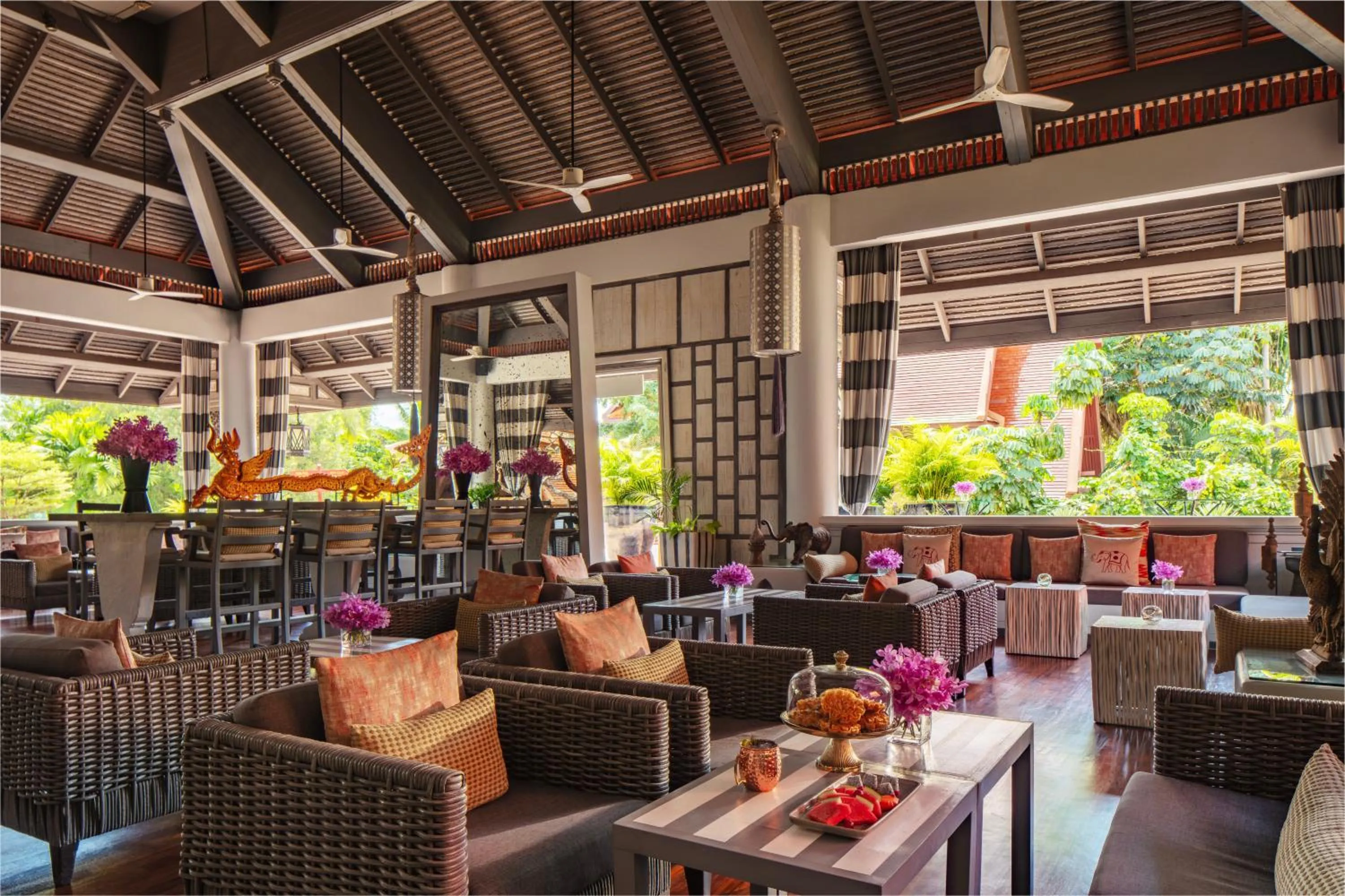 Lounge or bar in Anantara Hua Hin Resort