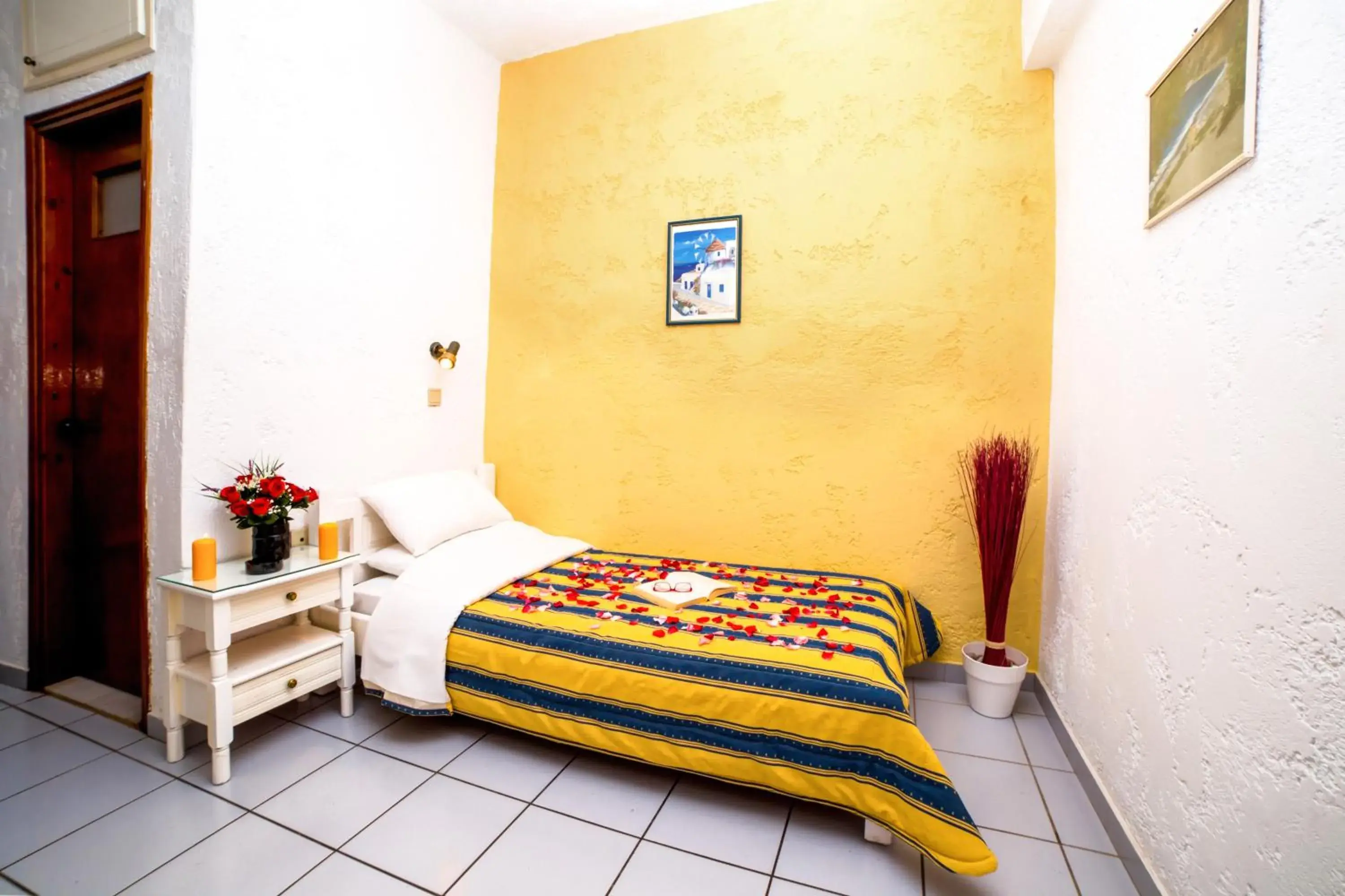 Economy One-Bedroom Apartment (3 adults) in Creta Mar-Gio Economy One-Bedroom Apartment (3 adults) in Creta Mar-Gio