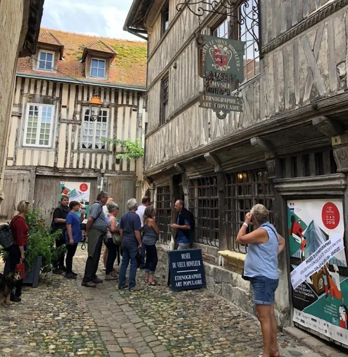 Neighbourhood in LA TRANQUILITE