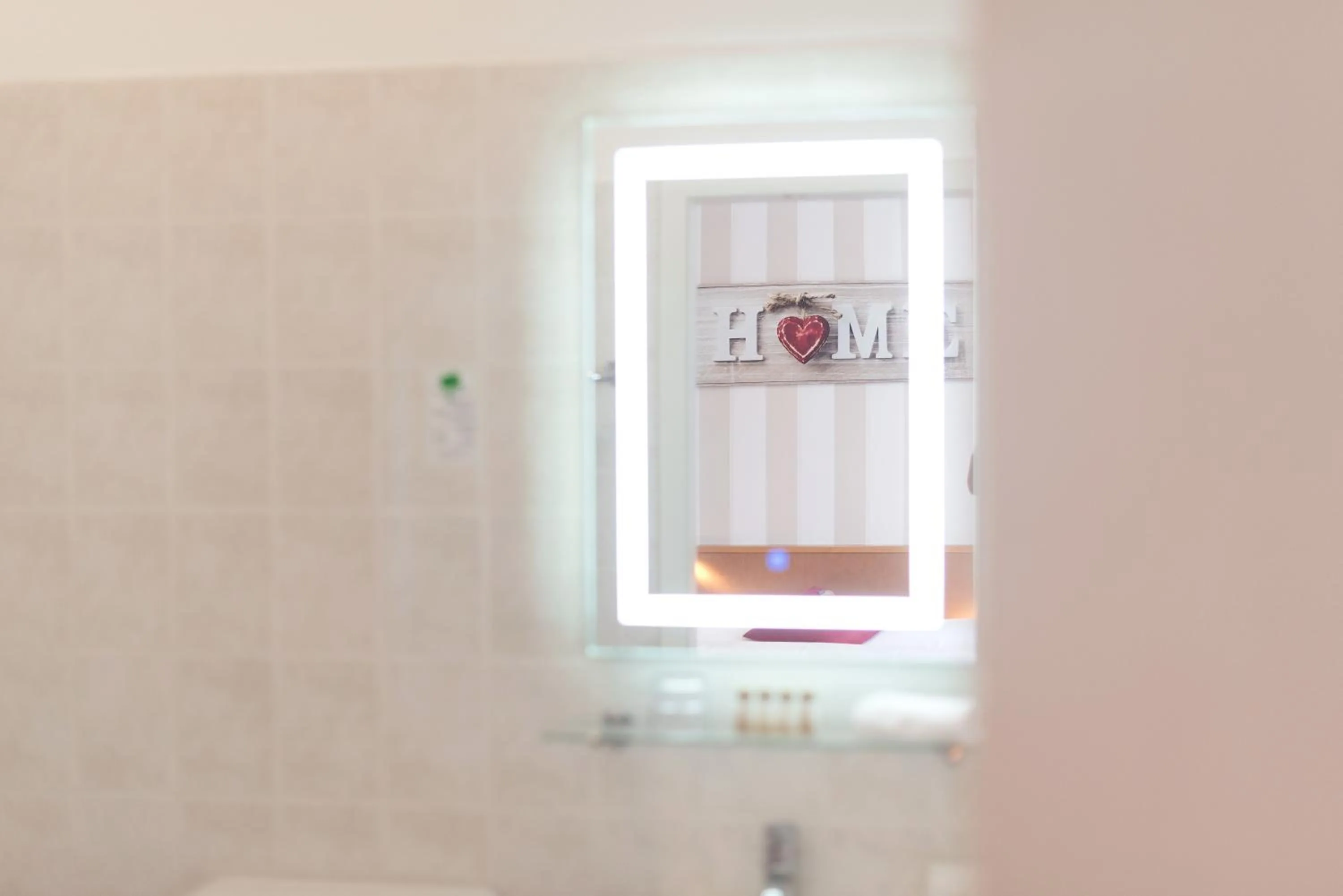 Bathroom in City-Hotel Am Wasserturm Halle