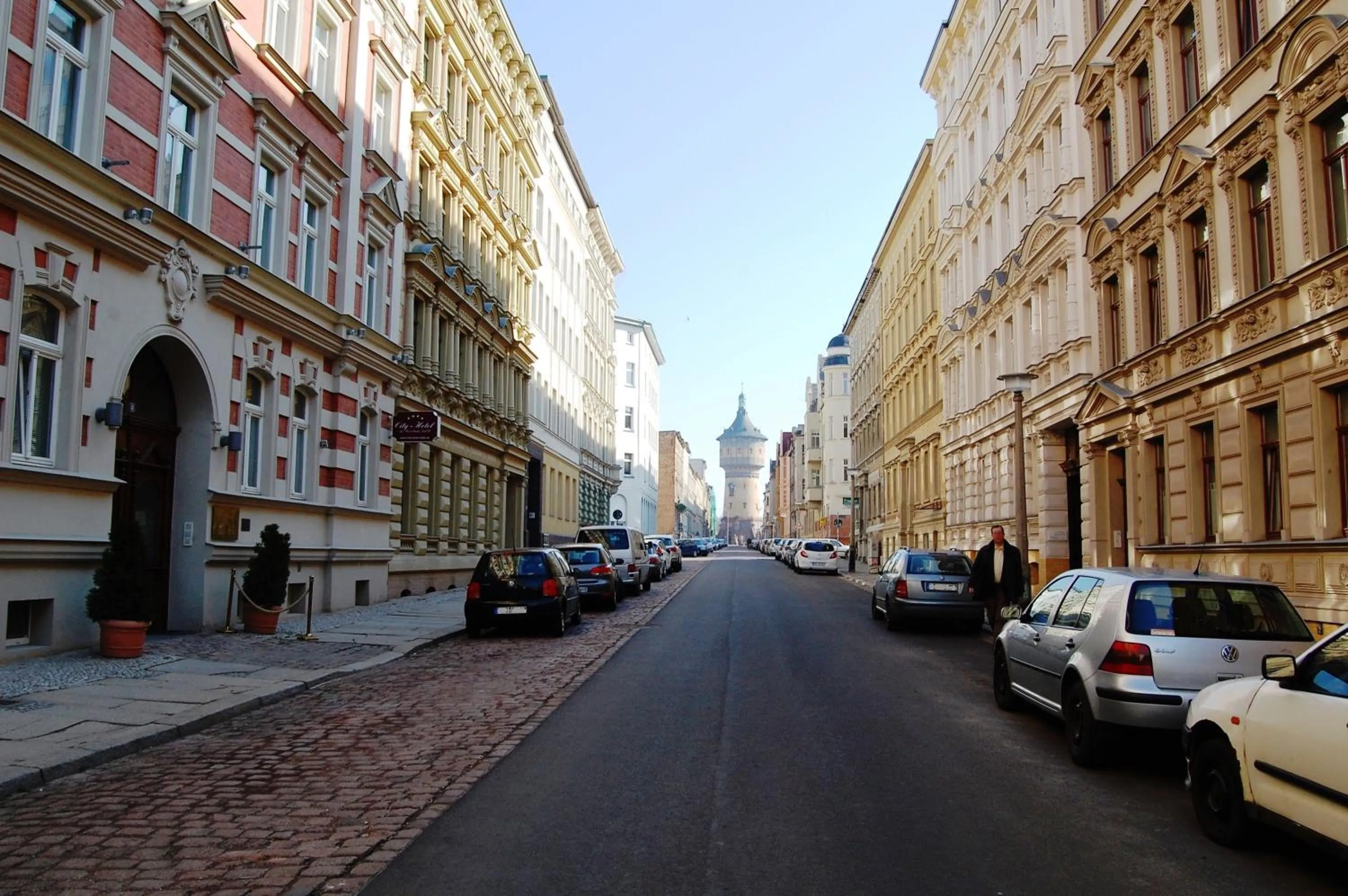 Facade/entrance in City-Hotel Am Wasserturm Halle