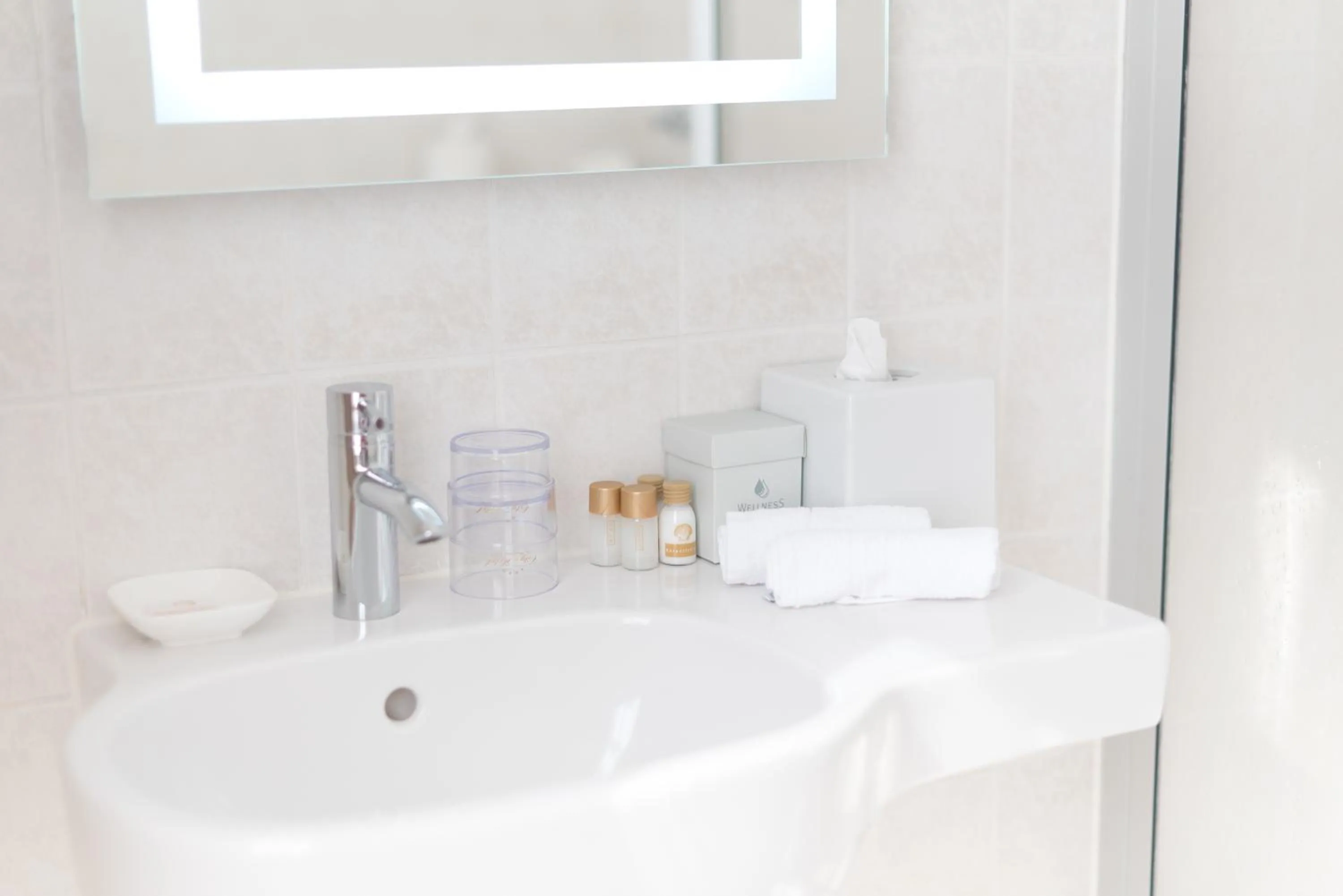 Bathroom in City-Hotel Am Wasserturm Halle