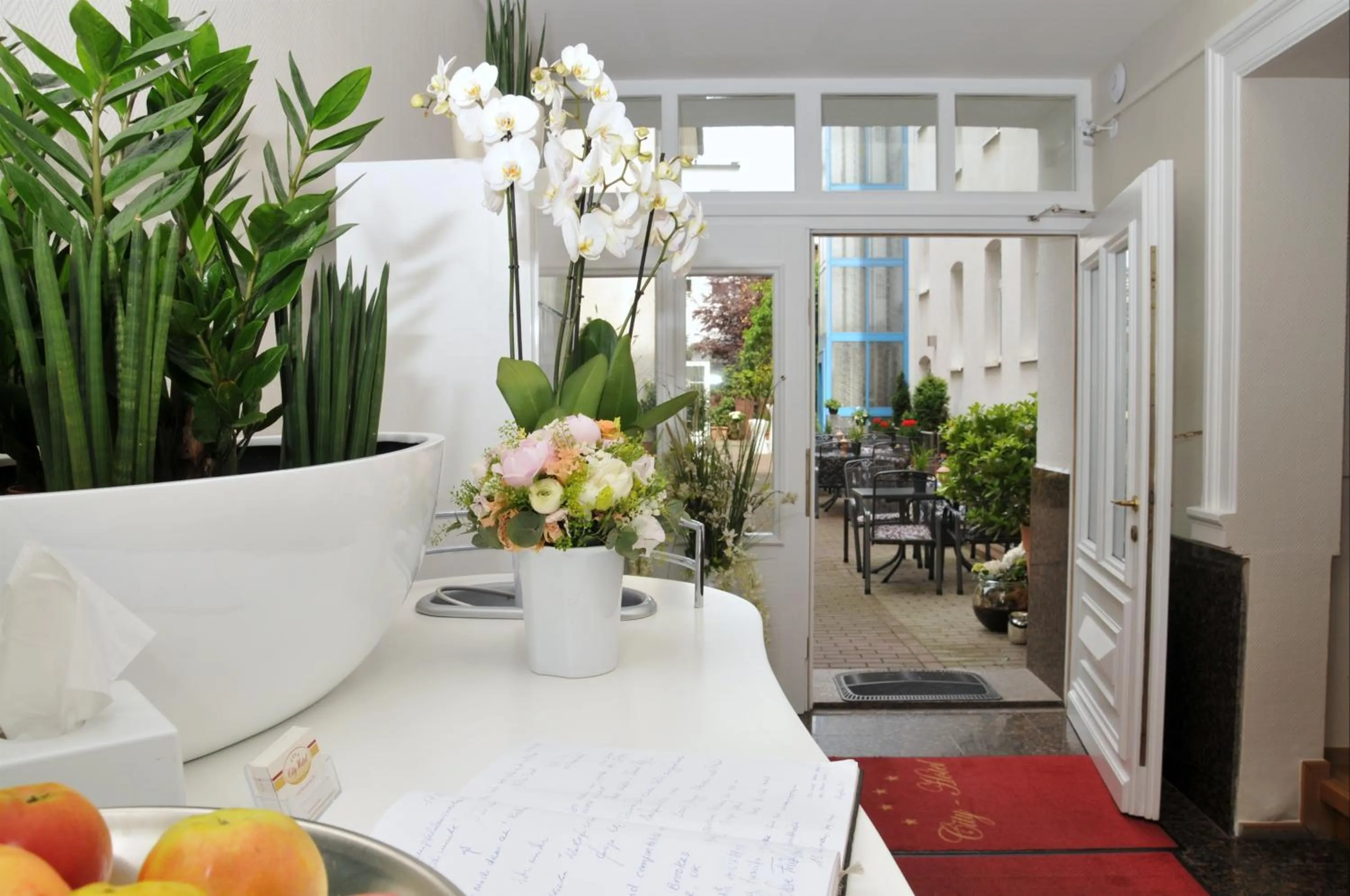 Patio in City-Hotel Am Wasserturm Halle