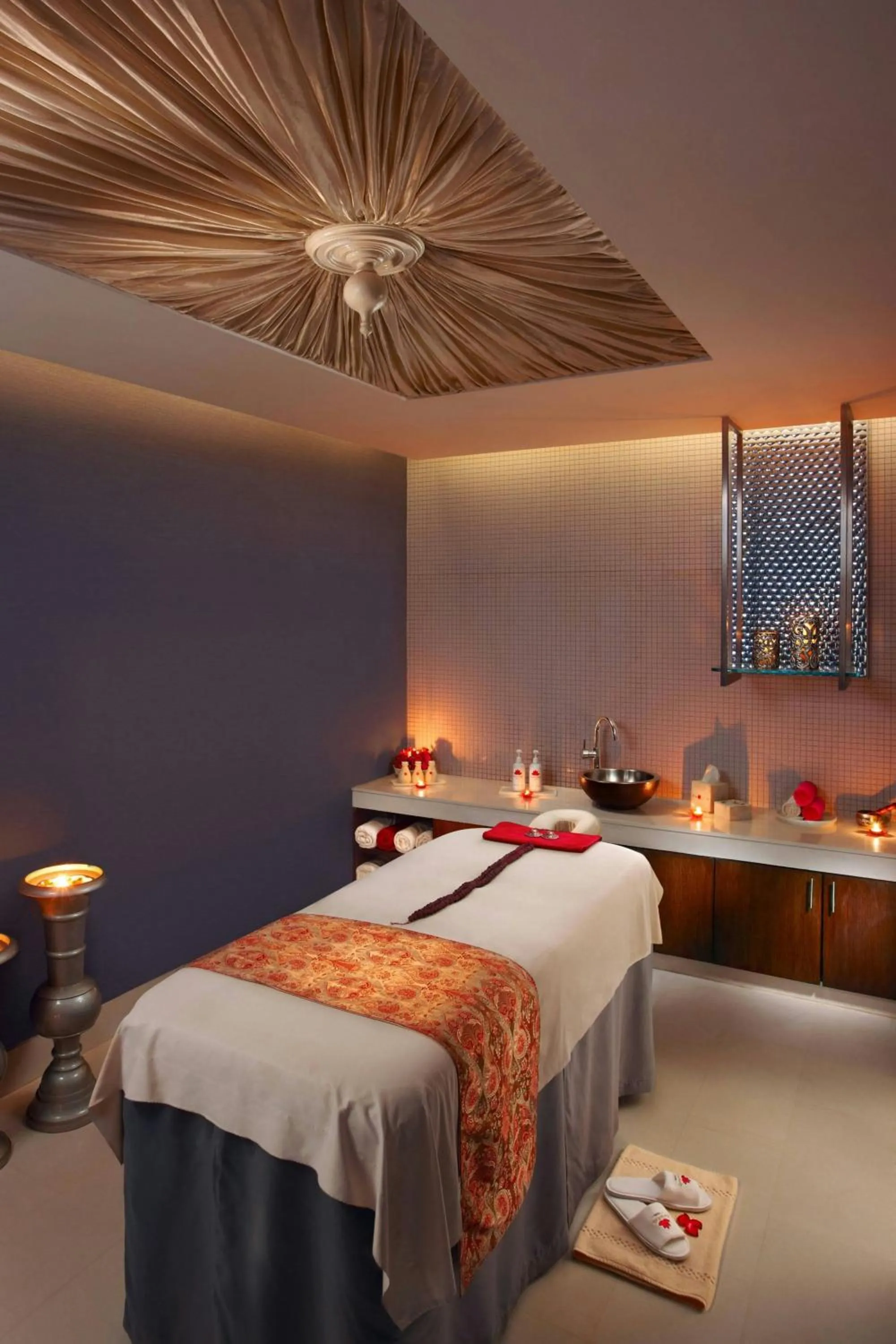 Spa and wellness centre/facilities, Bed in ITC Maurya, a Luxury Collection Hotel, New Delhi
