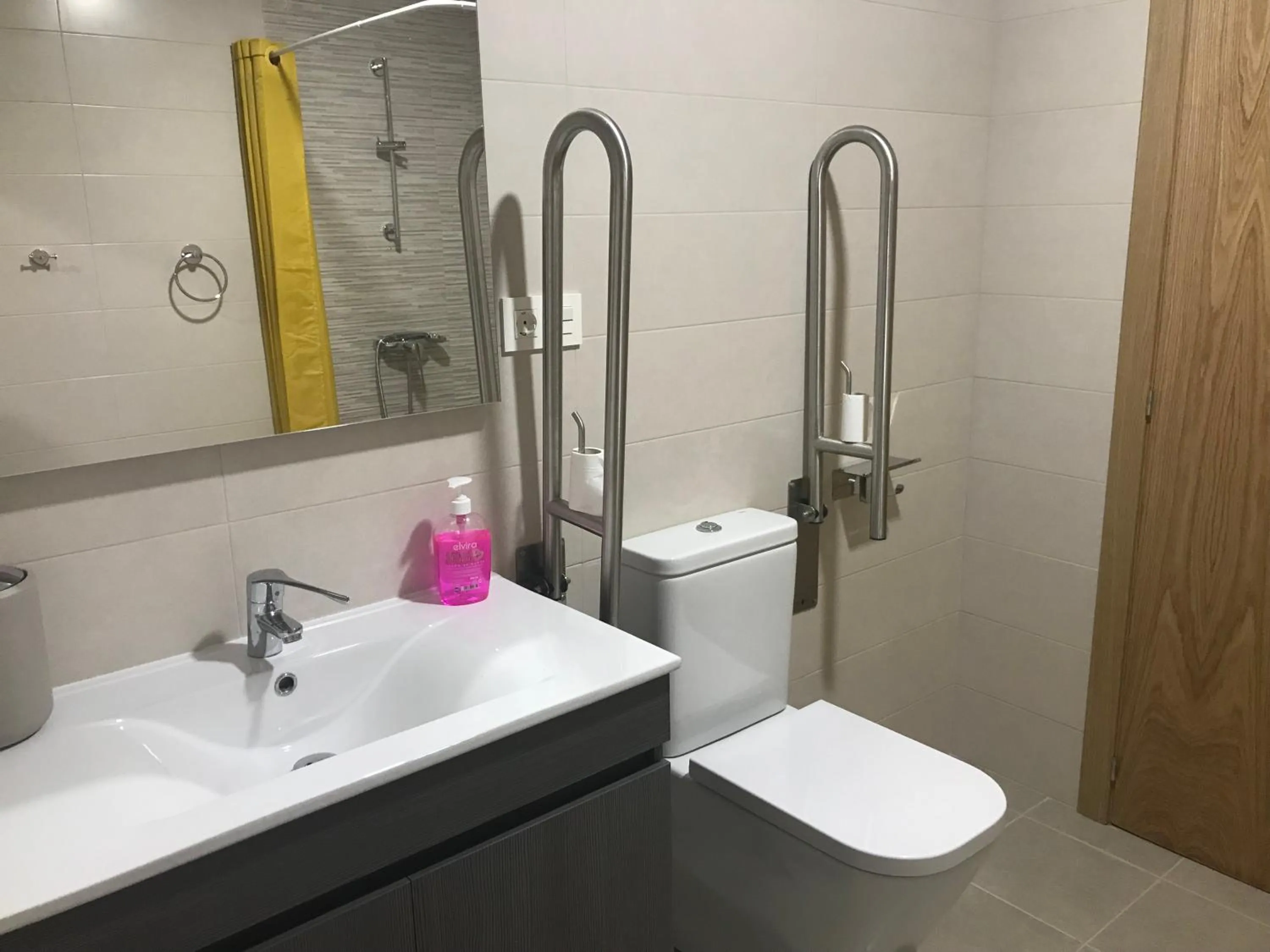 Bathroom in B&B Puente de Órbigo