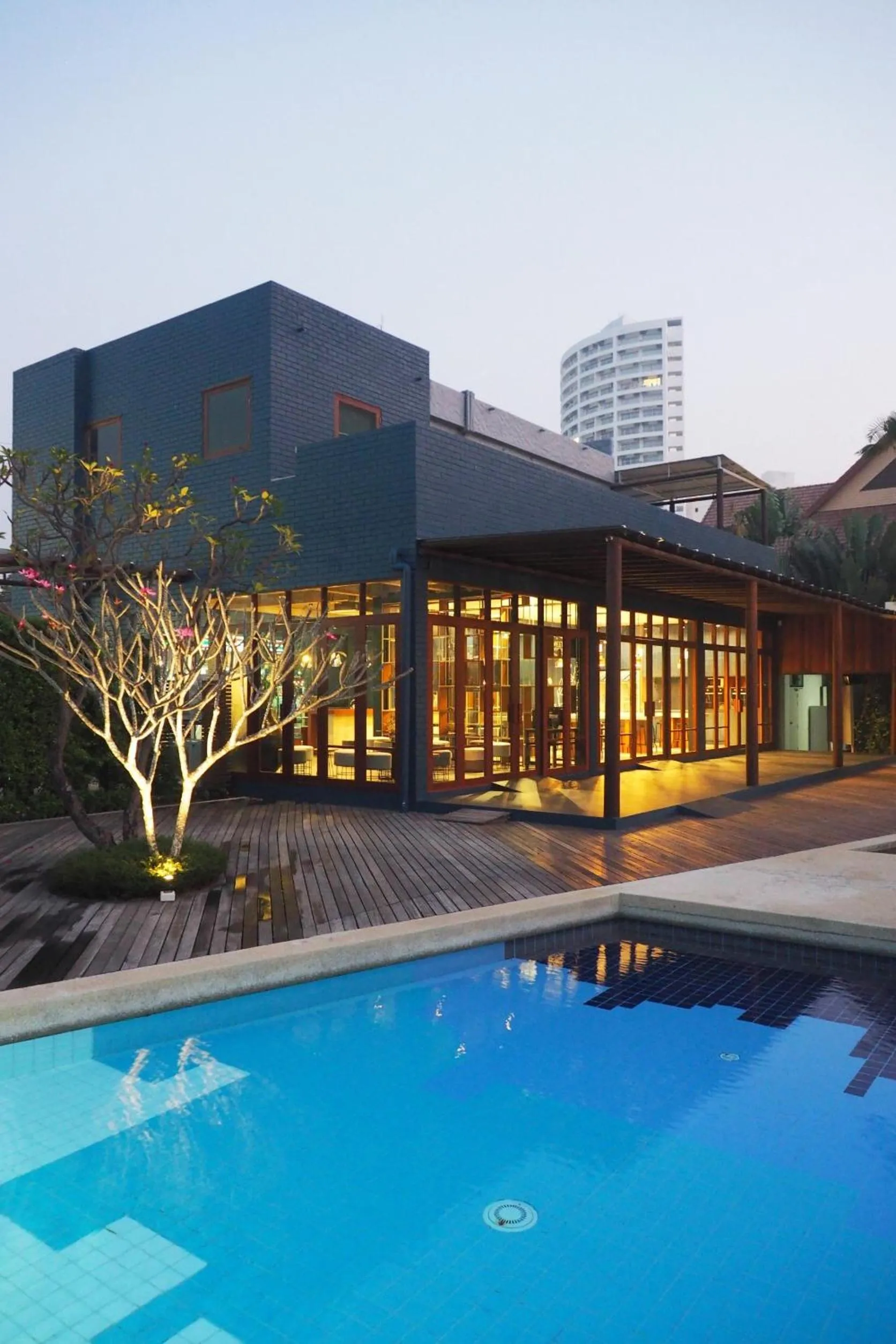 Swimming pool in Kochira