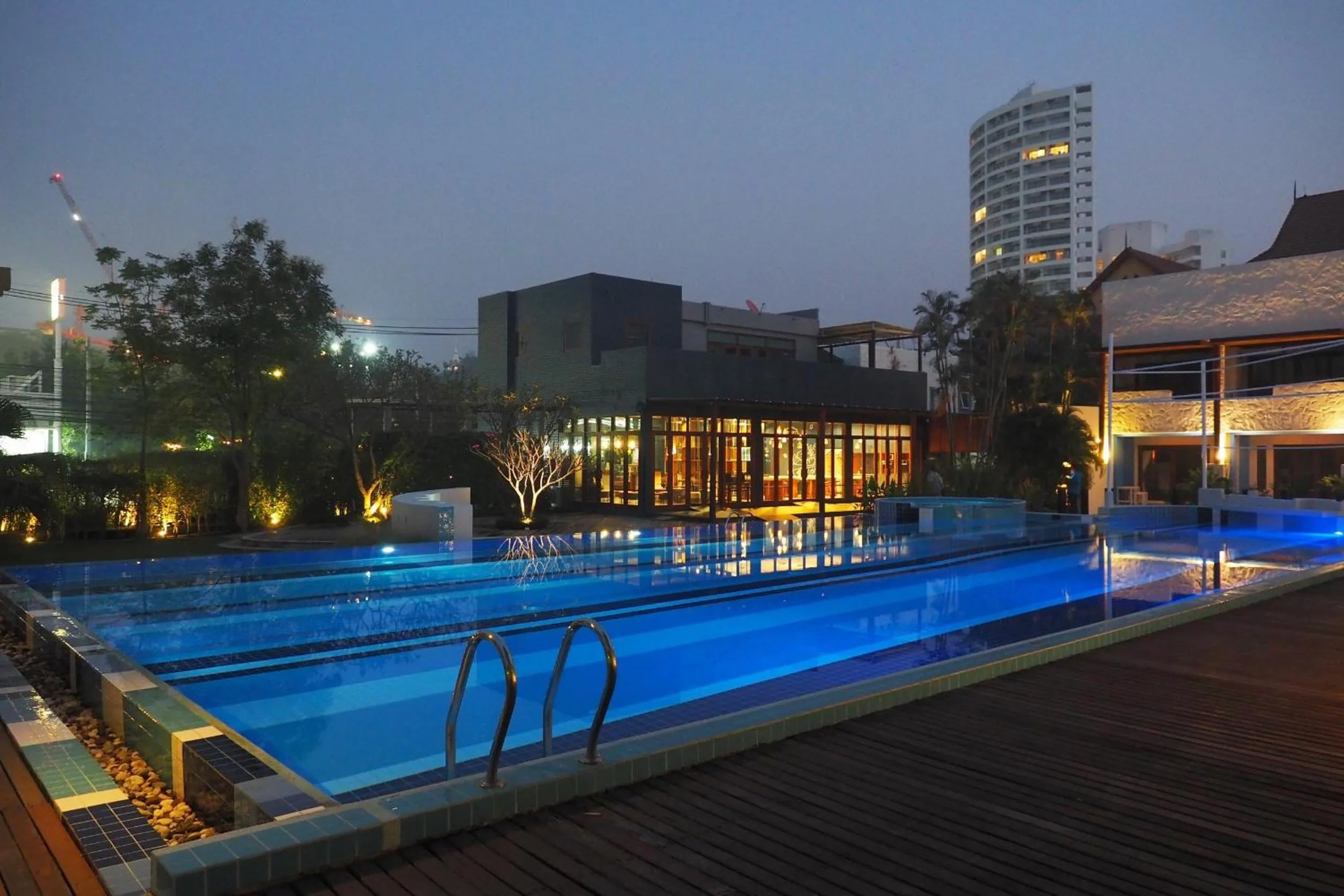 Swimming pool in Kochira