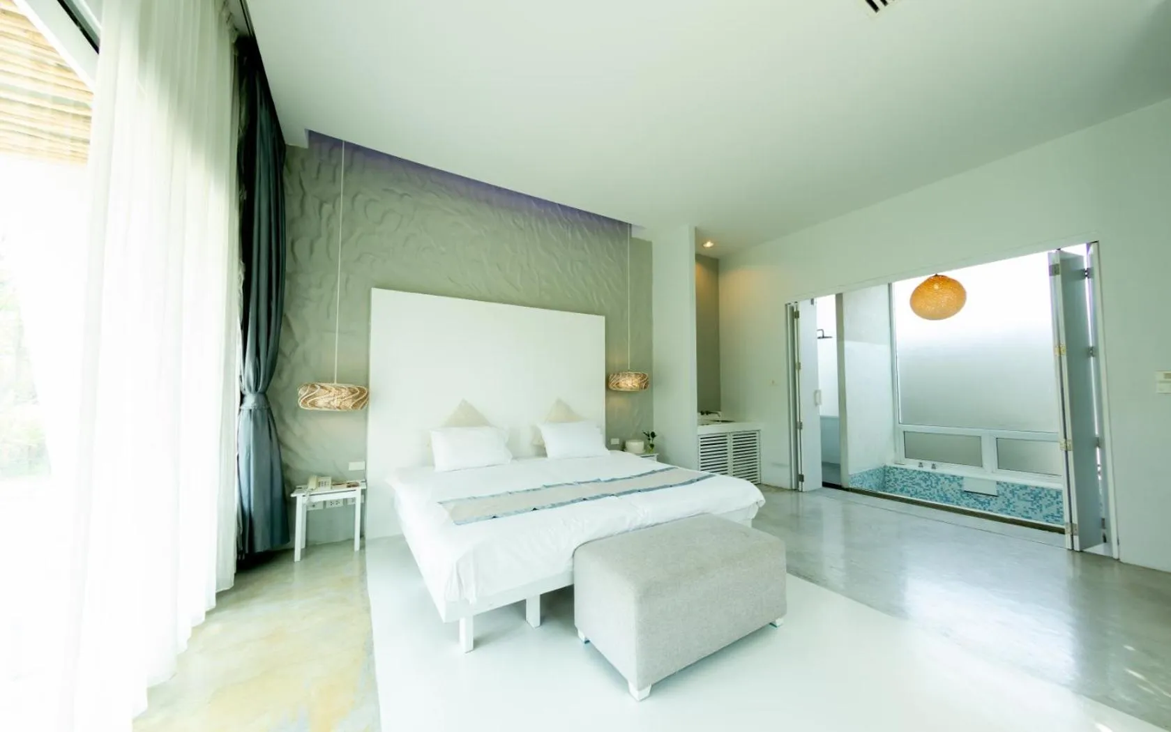 Photo of the whole room, Bed in Kochira