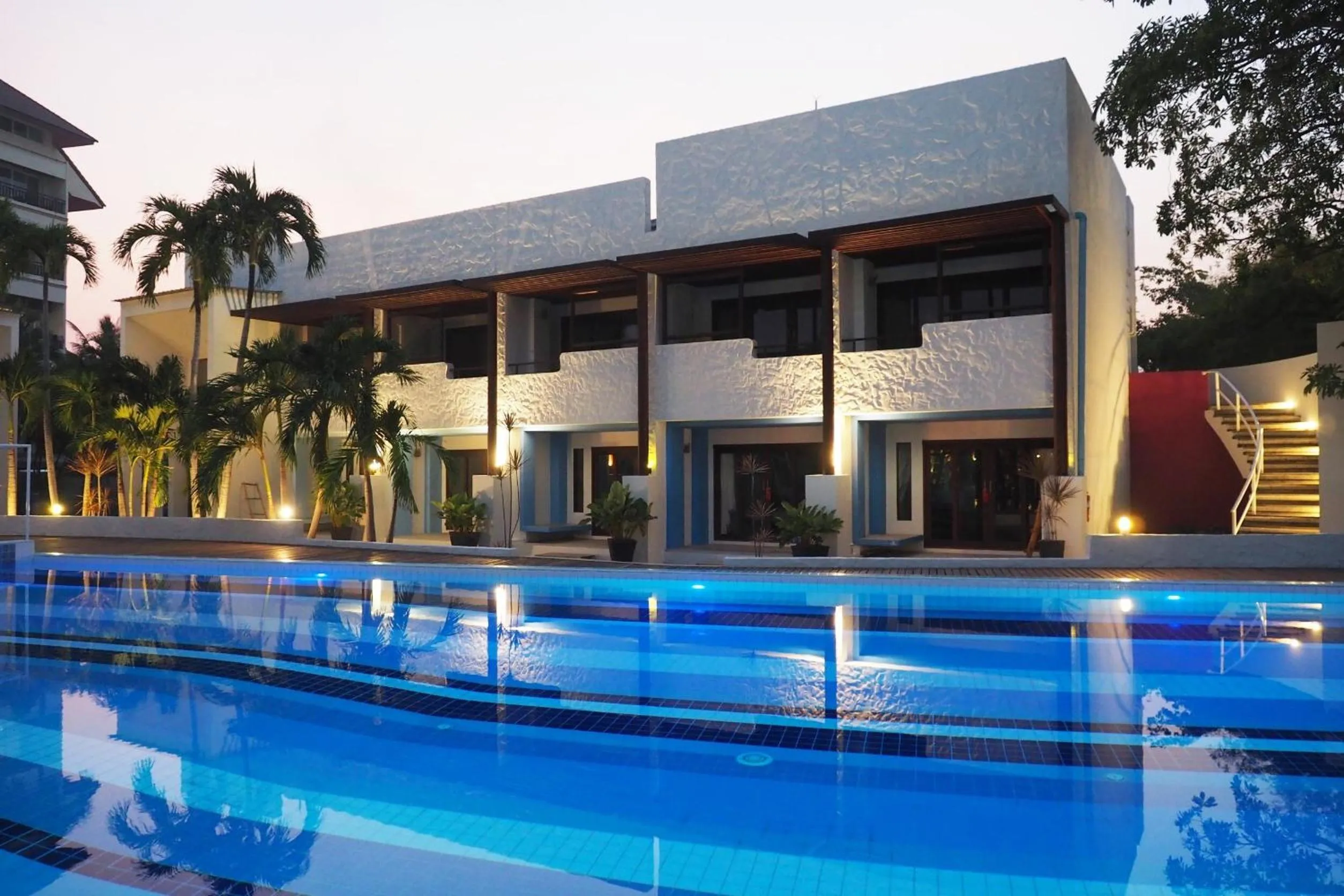 Swimming pool in Kochira